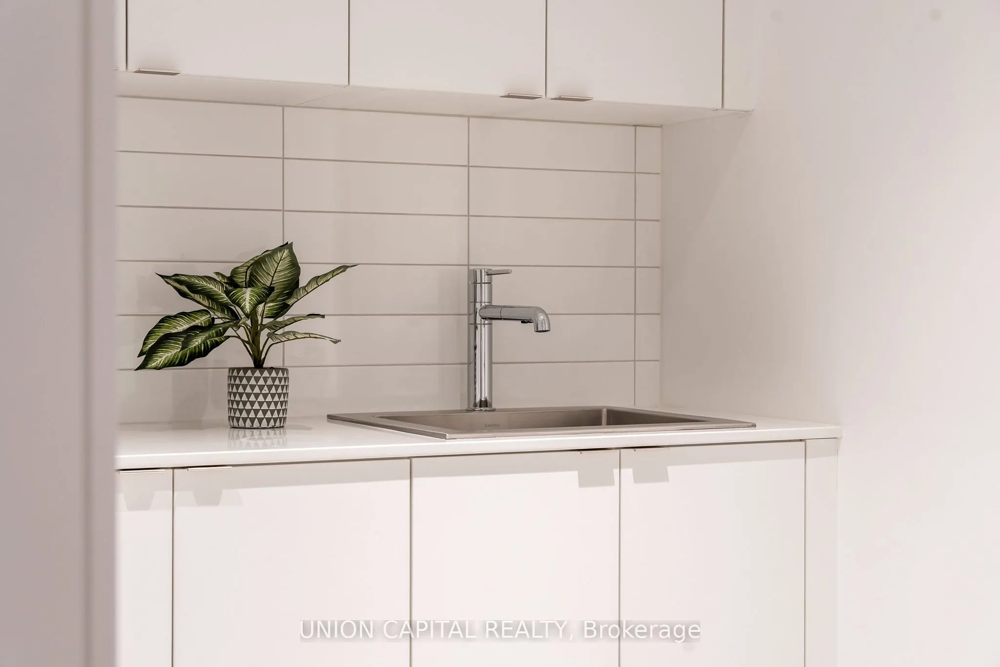 399 Royal Orchard Boulevard, #19