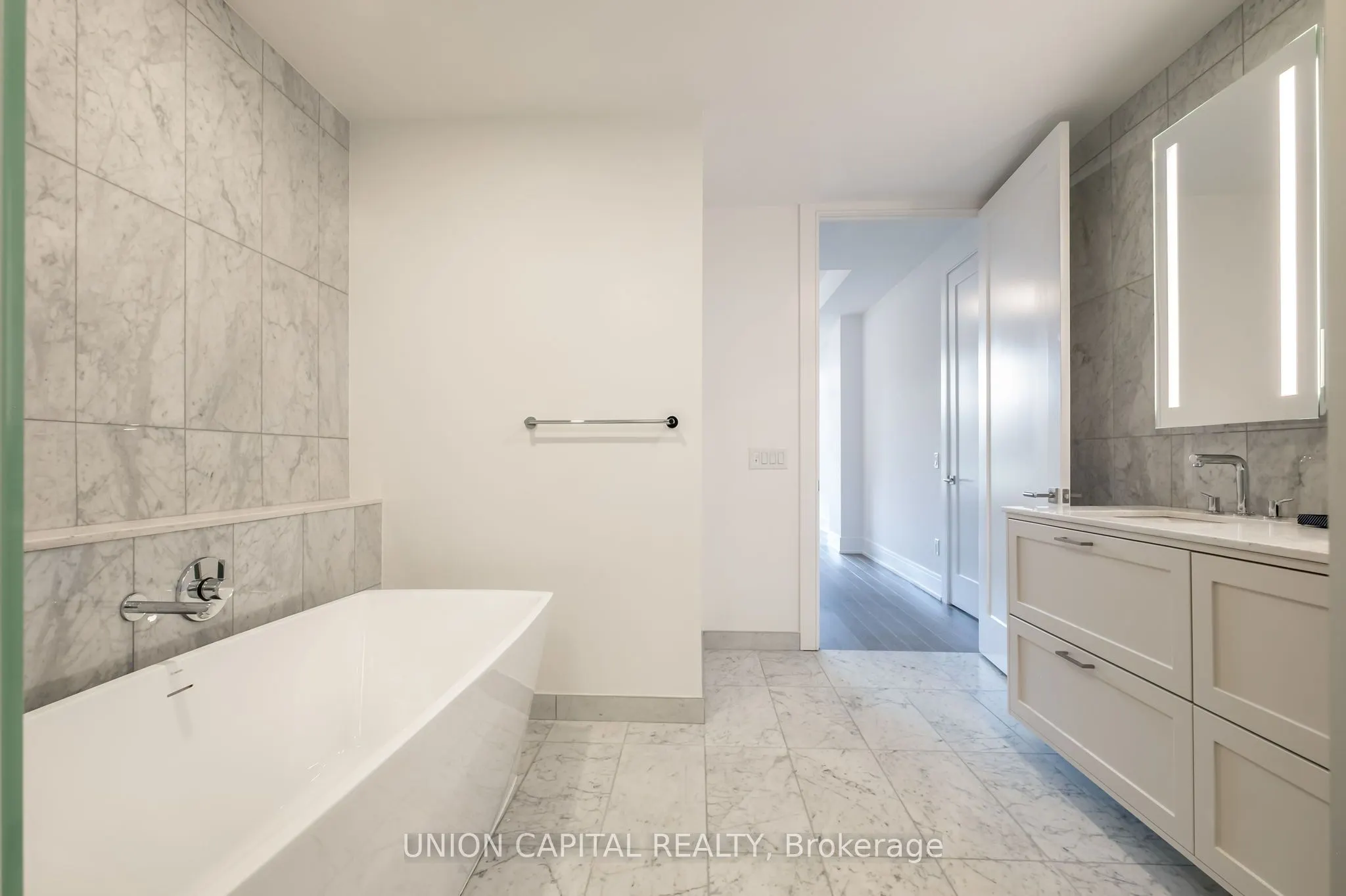 399 Royal Orchard Boulevard, #19