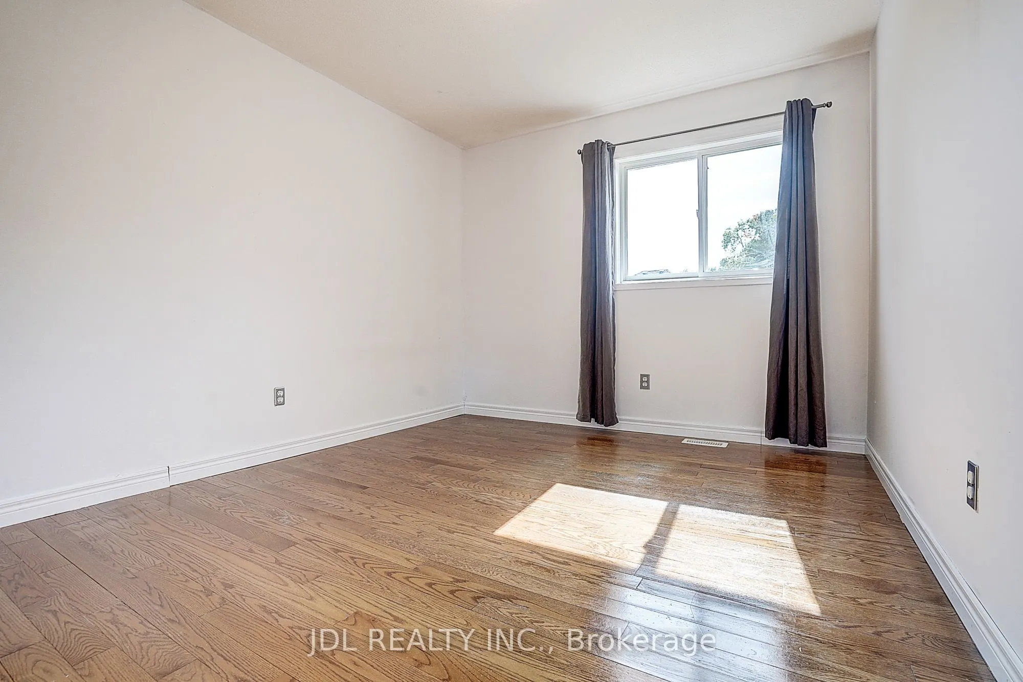1187 Leslie Drive