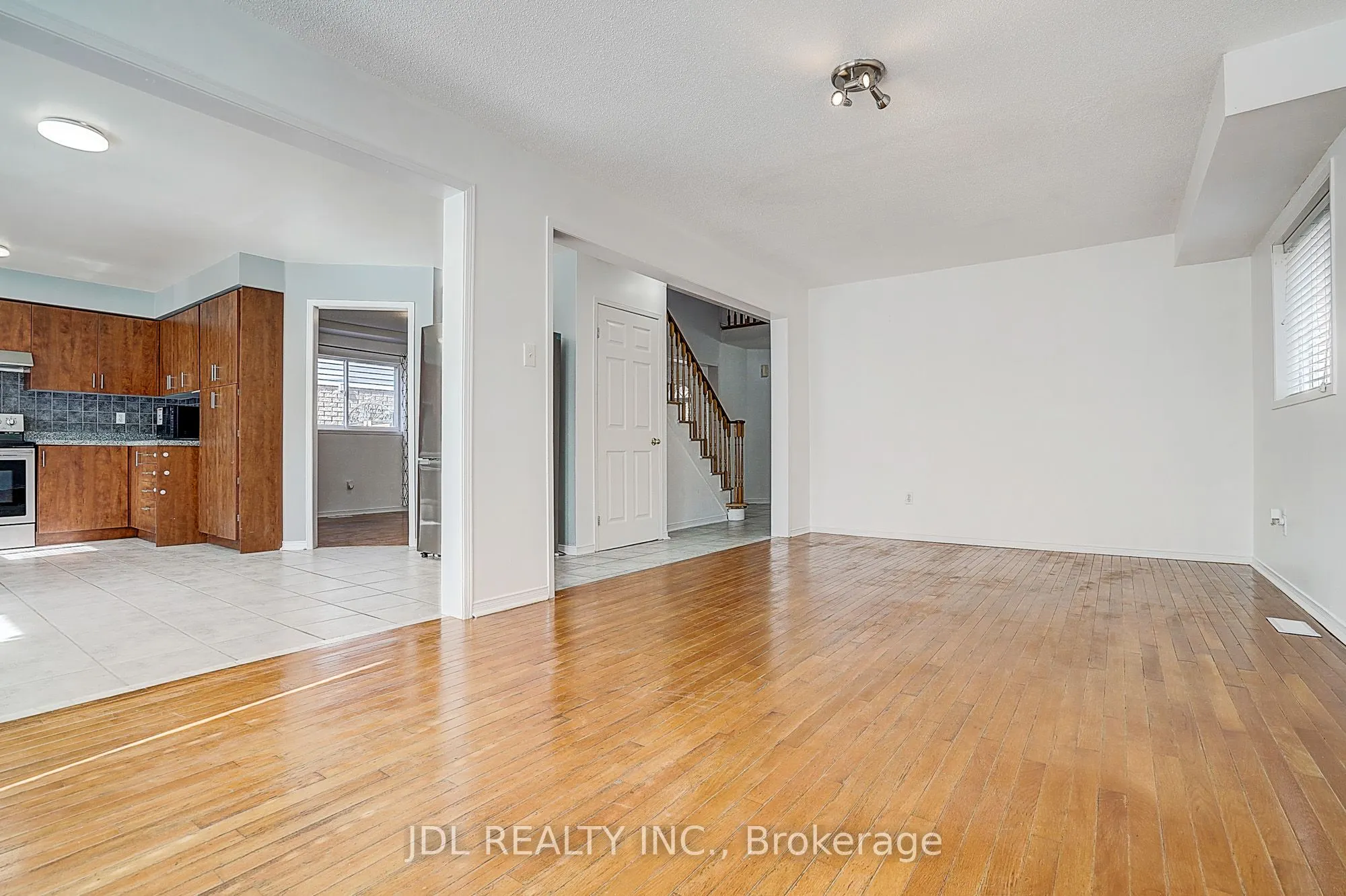 1187 Leslie Drive