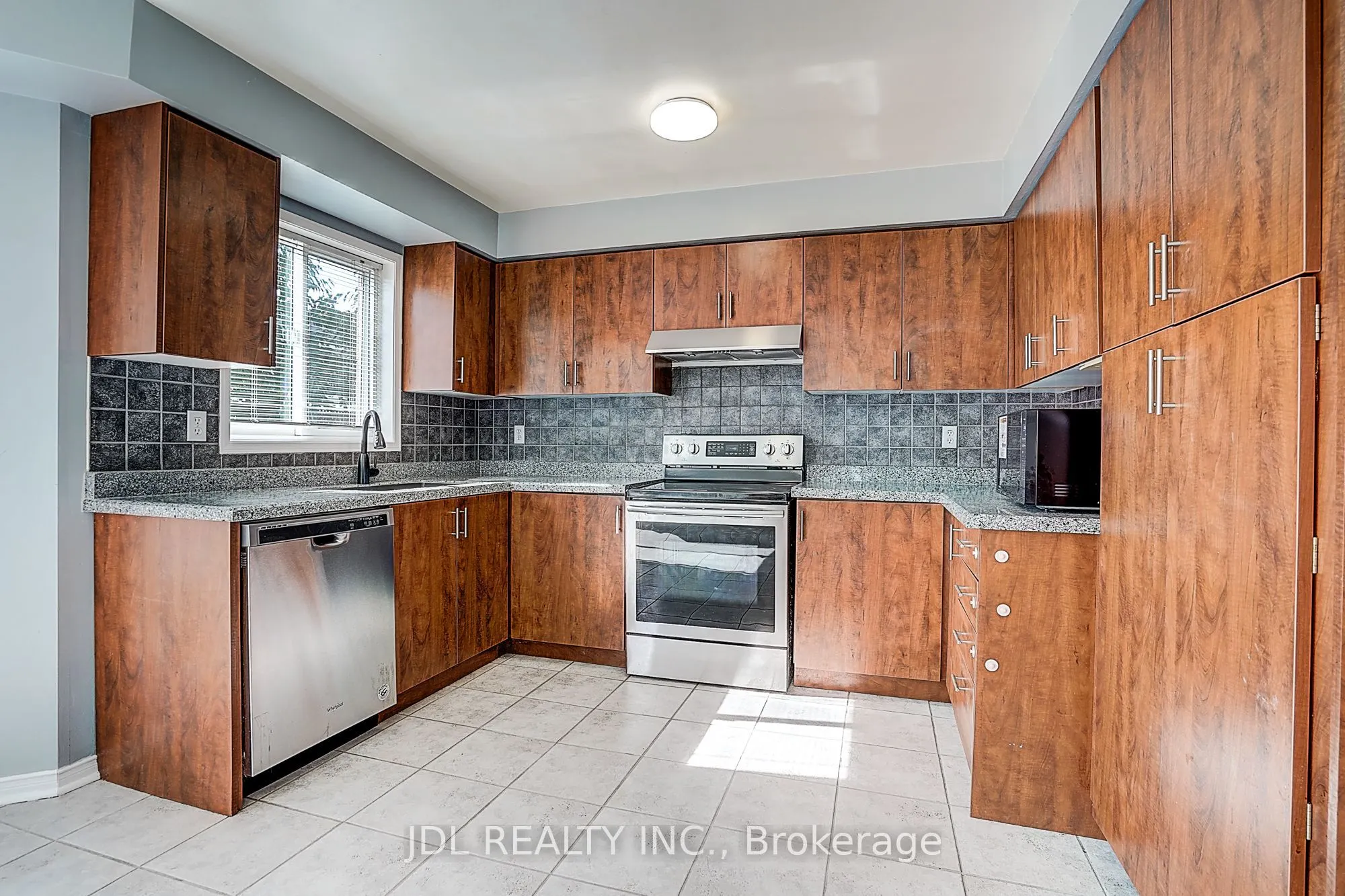 1187 Leslie Drive