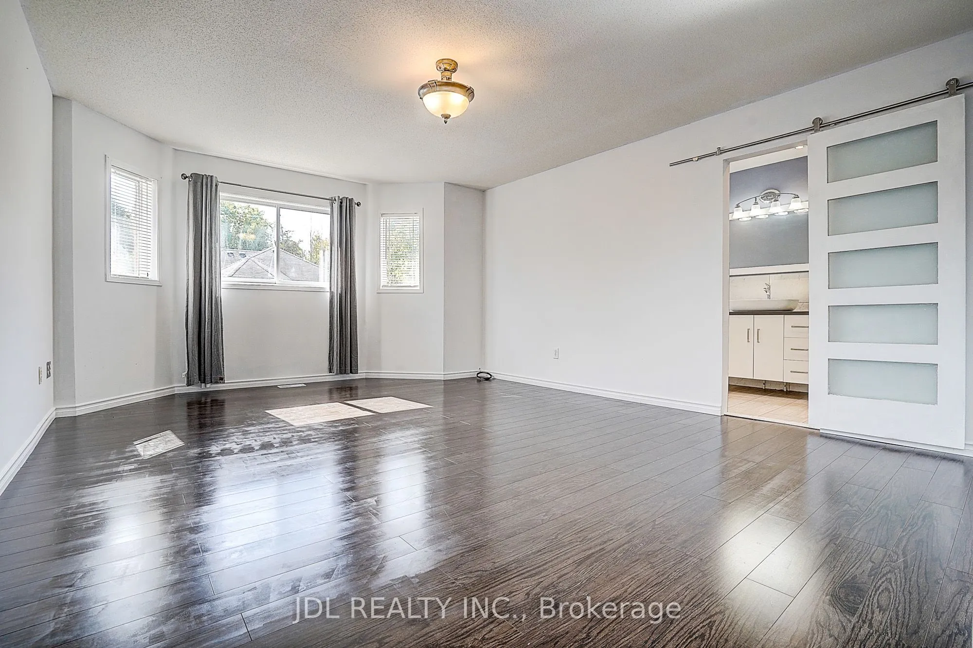 1187 Leslie Drive