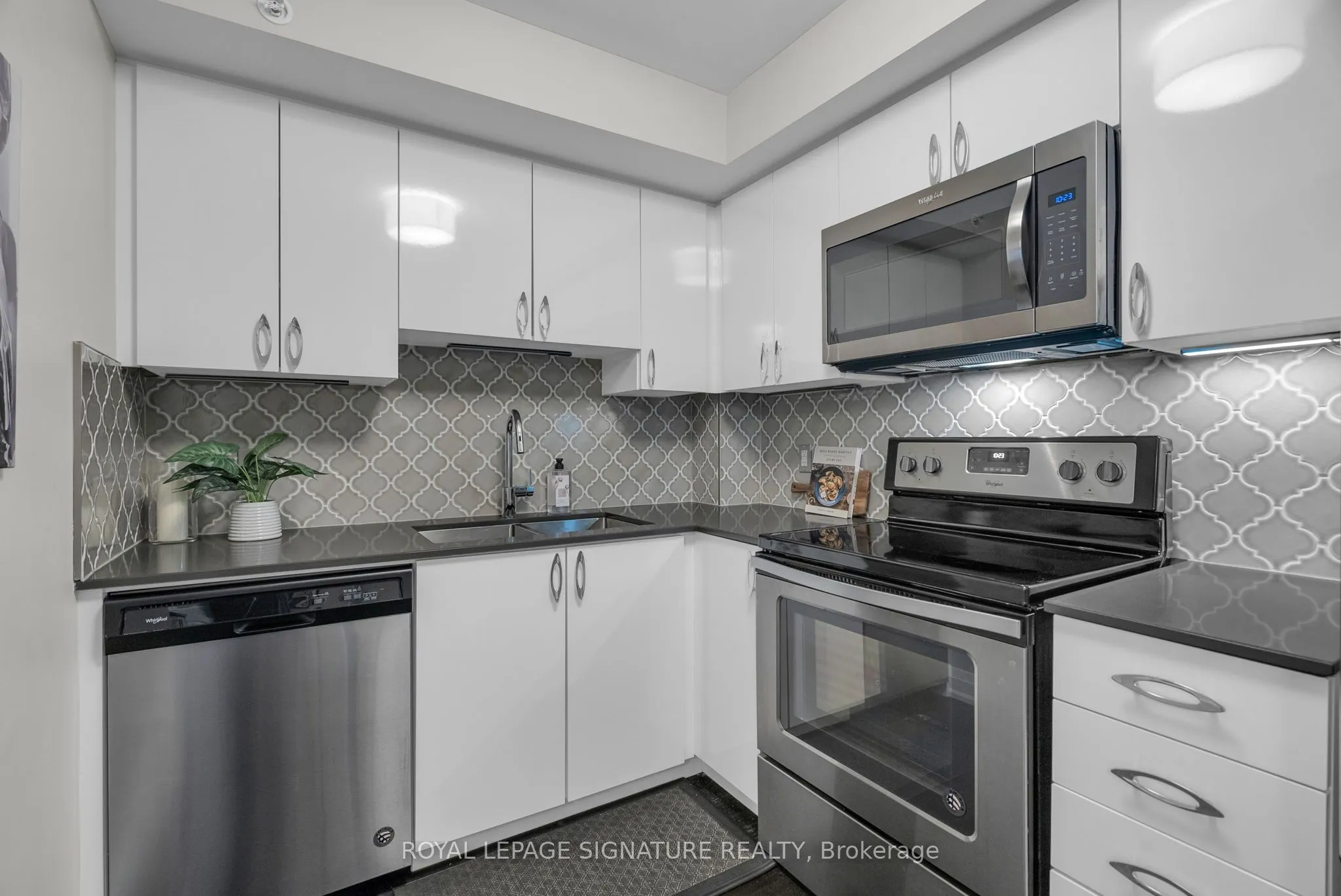 481 Rupert Avenue, #204
