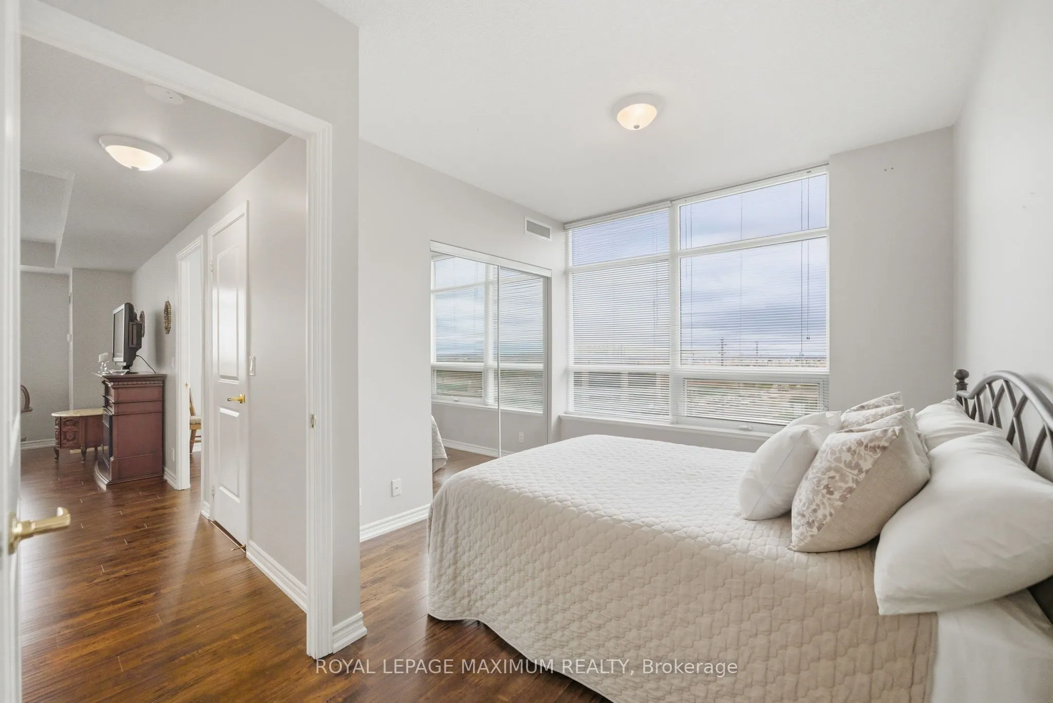 9225 Jane Street, #714