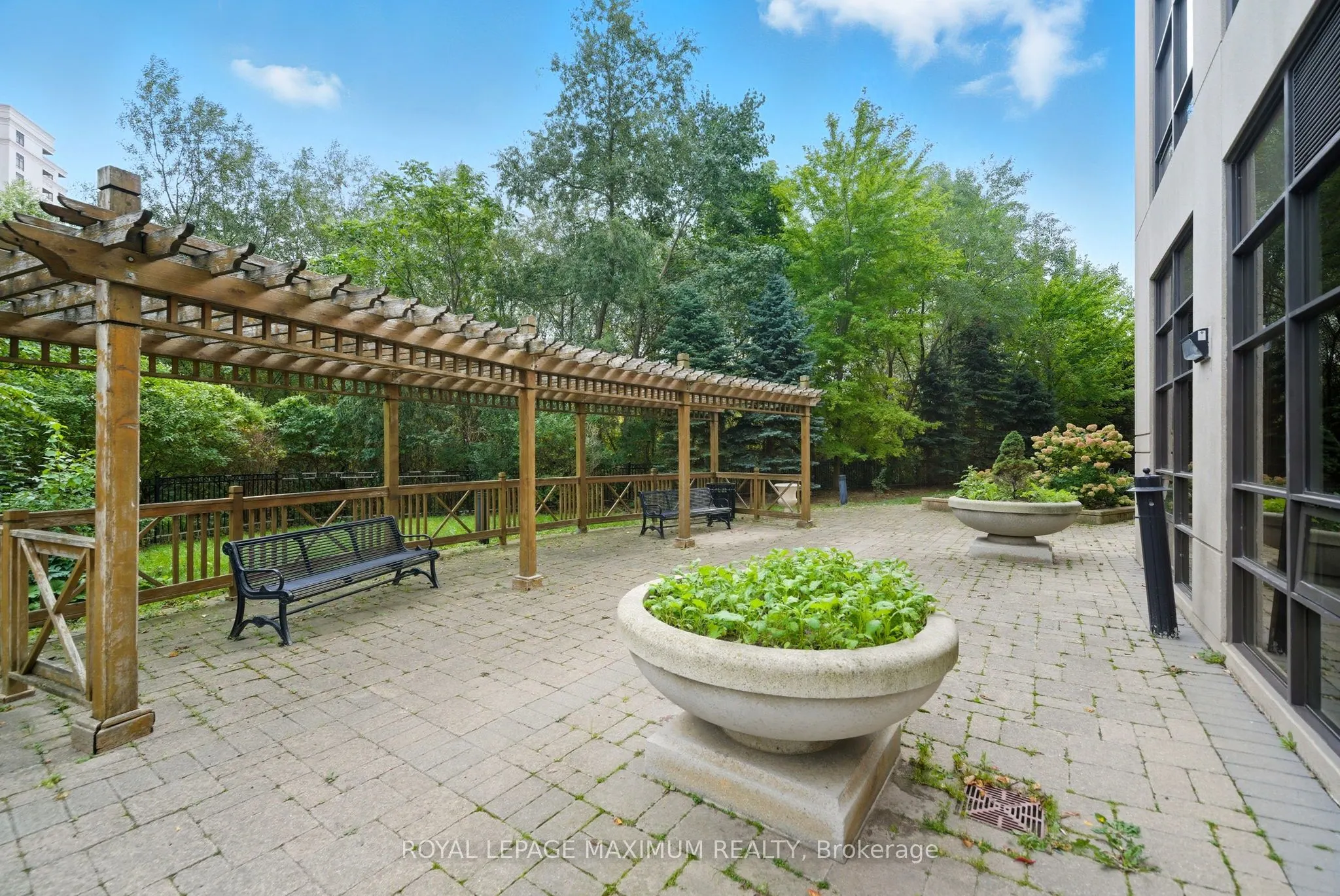 9225 Jane Street, #714