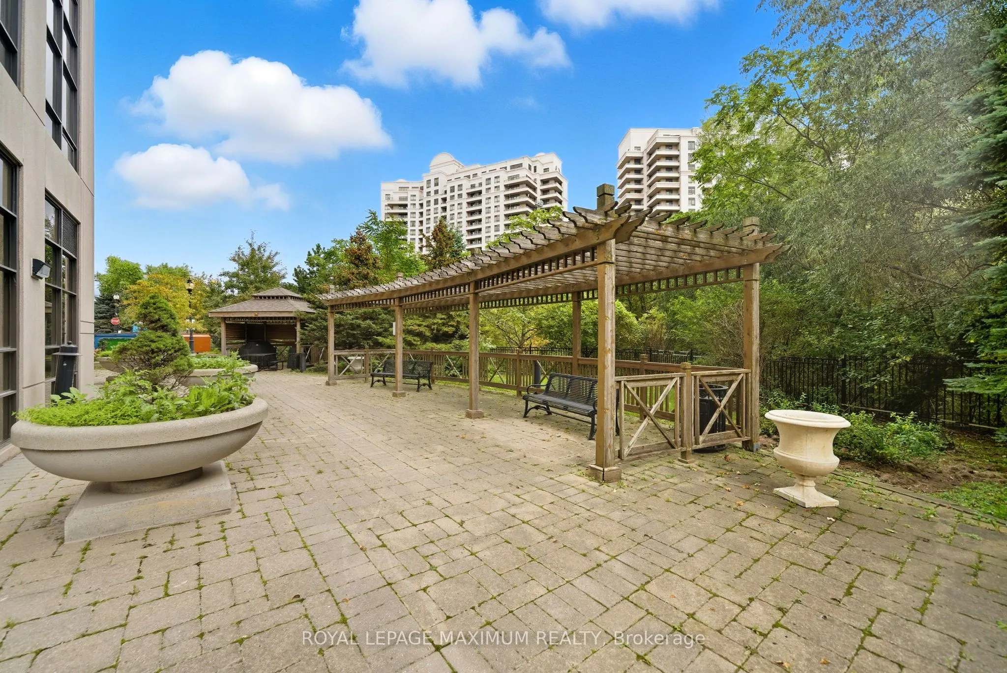 9225 Jane Street, #714