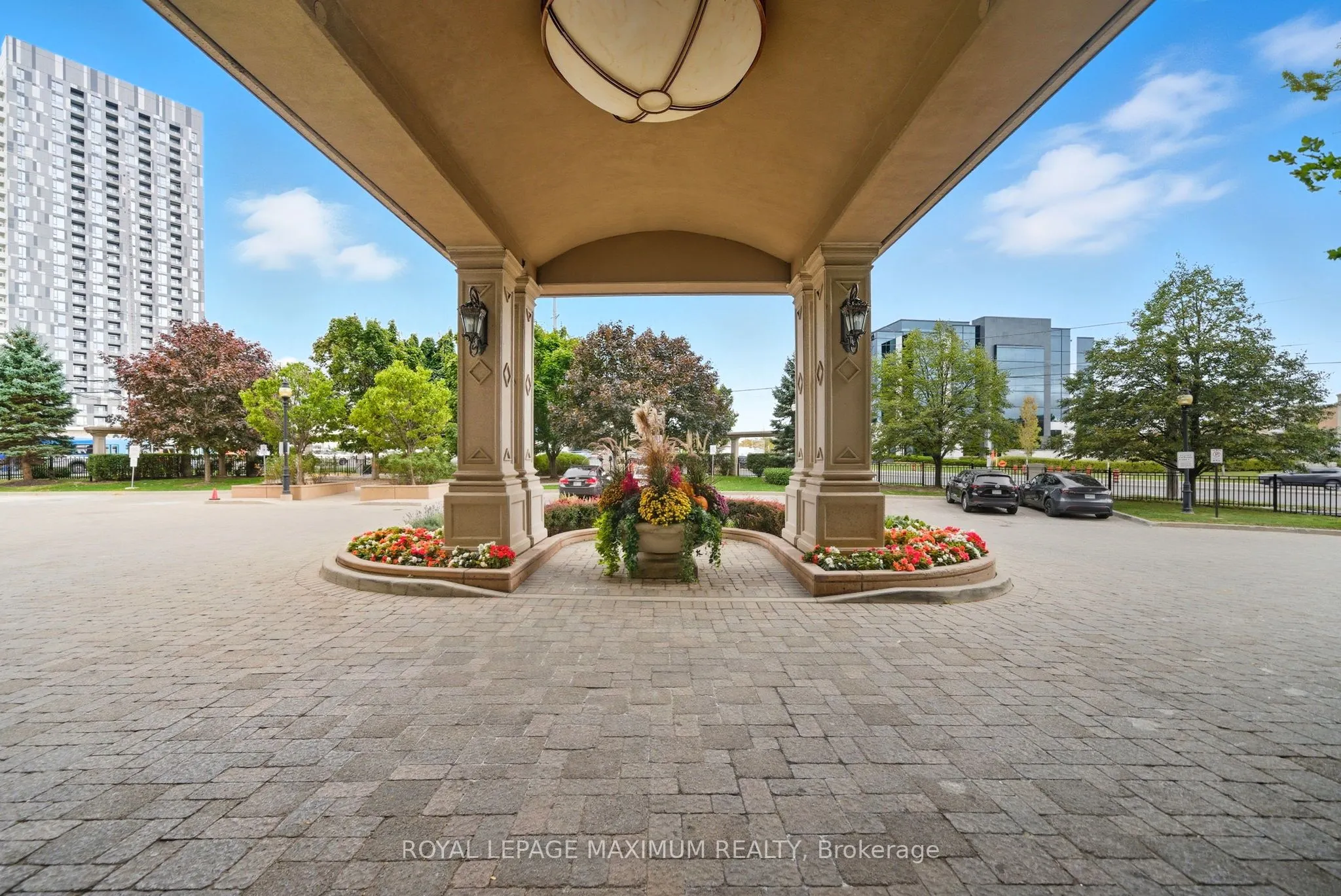 9225 Jane Street, #714