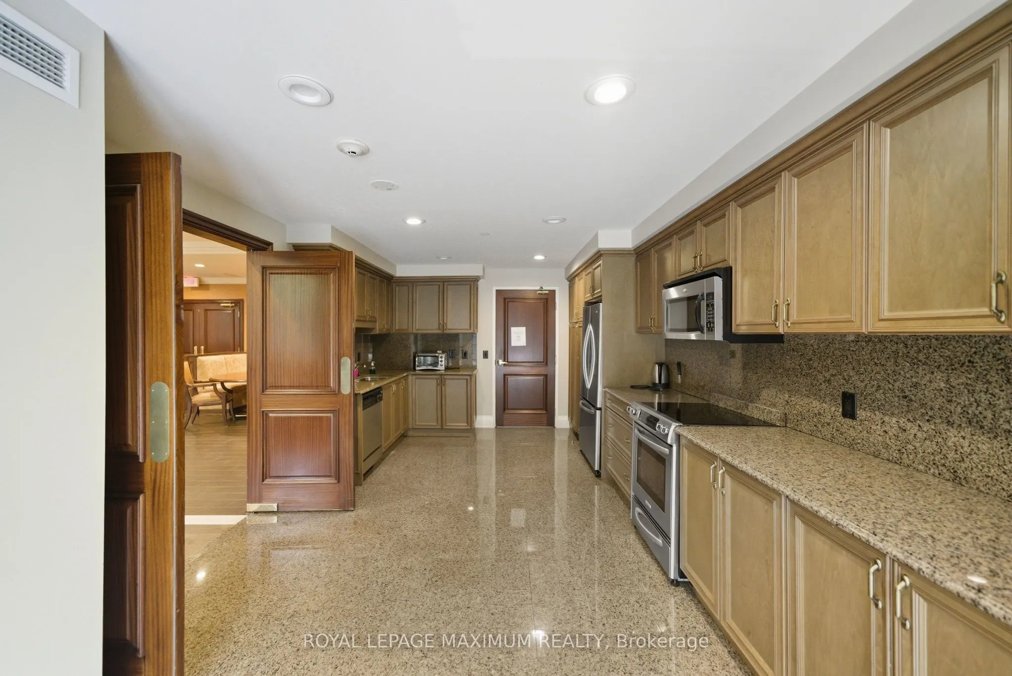 9225 Jane Street, #714