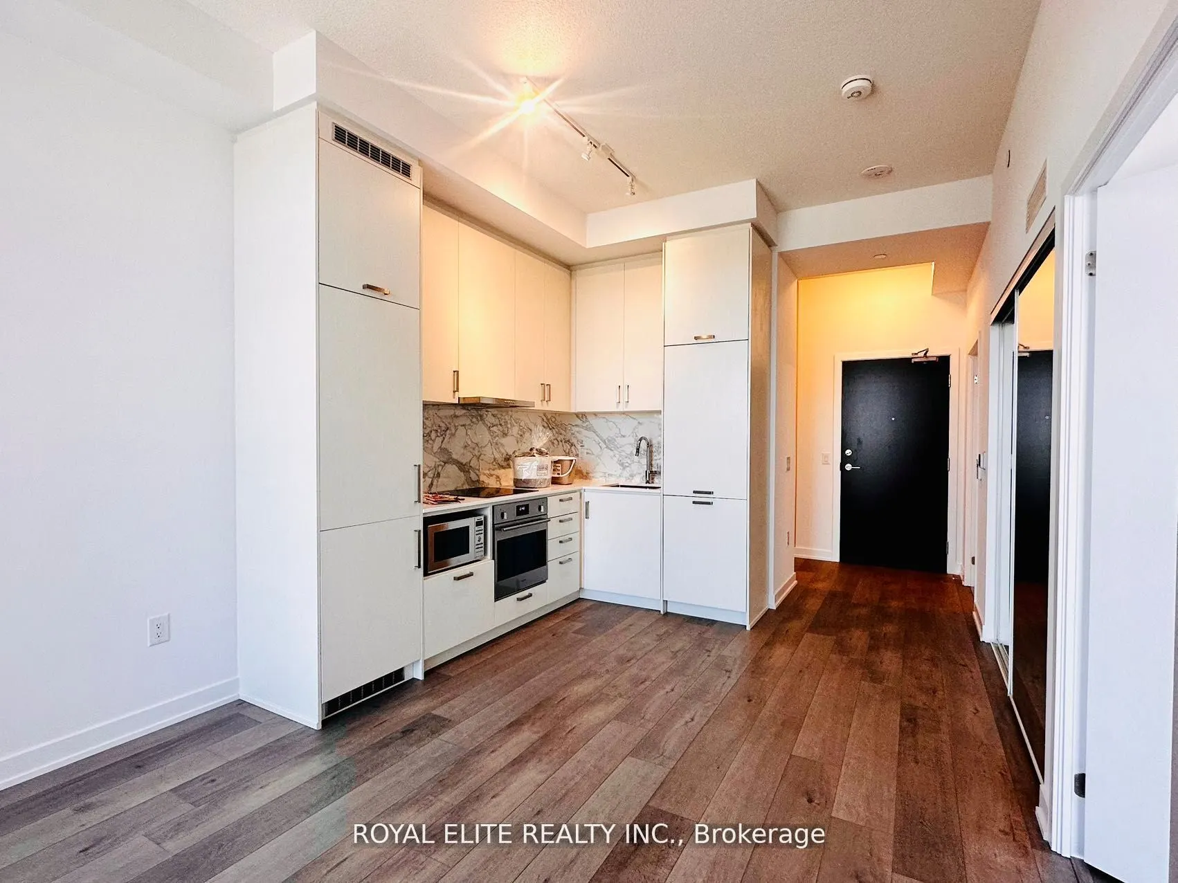 60 Honeycrisp Crescent, #512