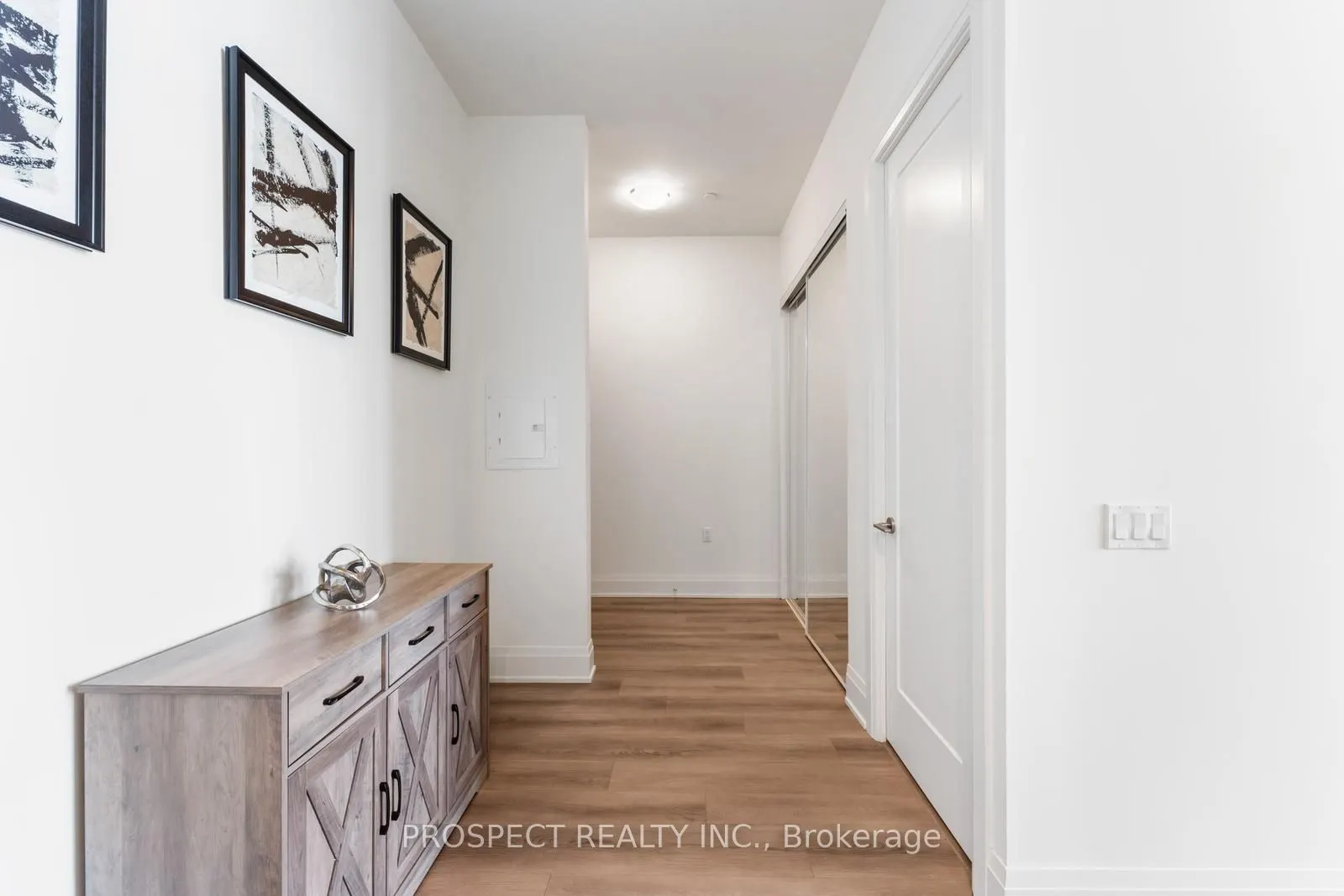 9000 Jane Street, #708