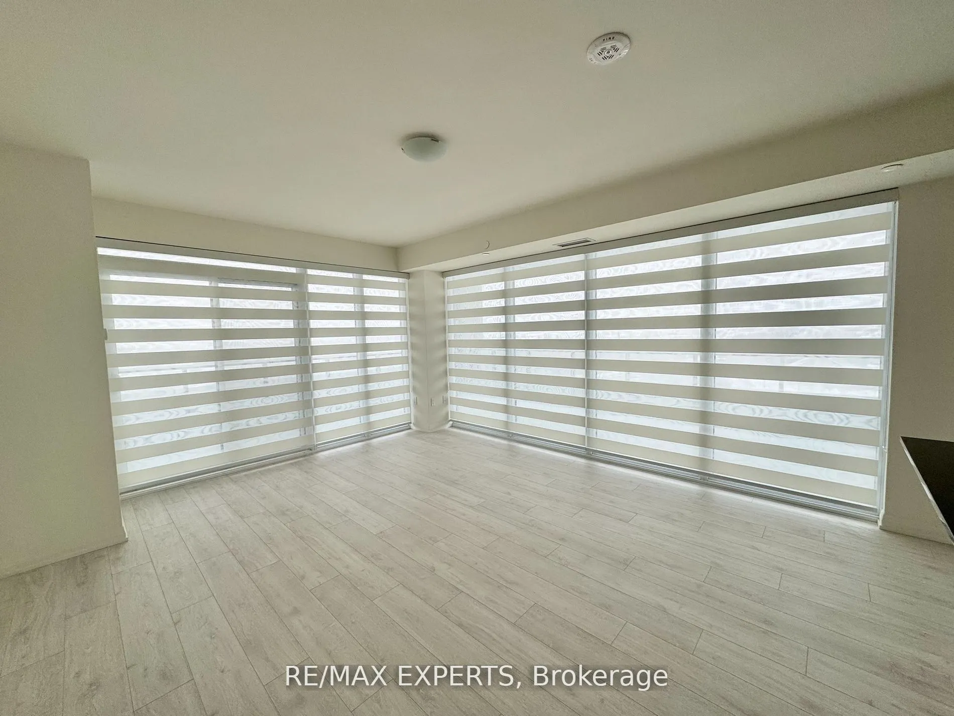8960 Jane Street, #424