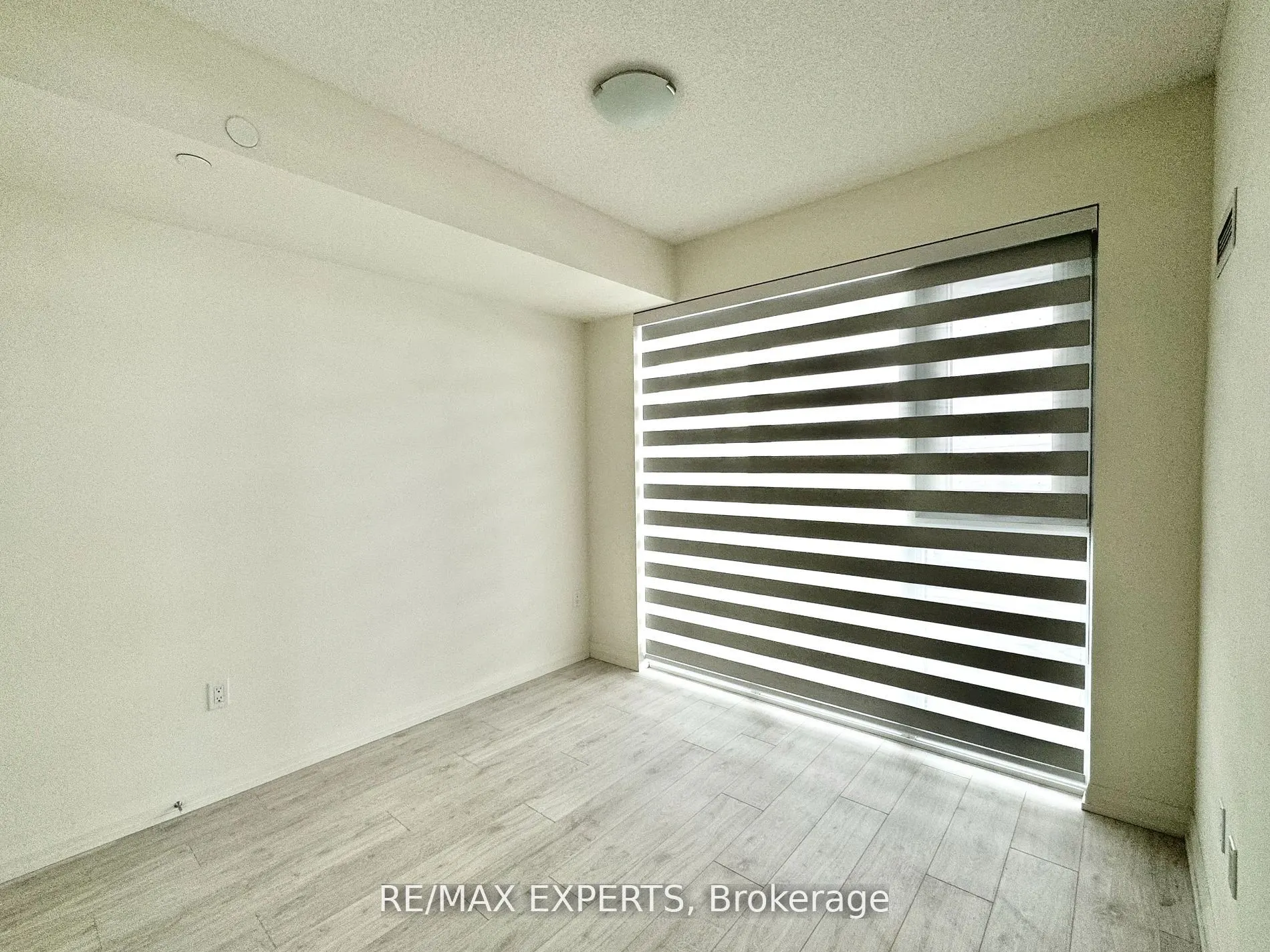 8960 Jane Street, #424