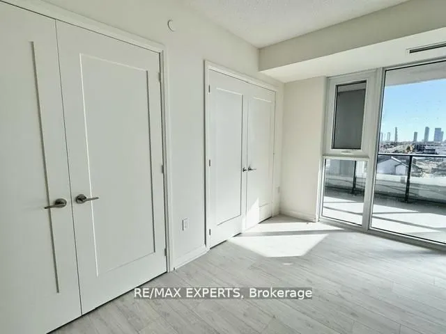 8960 Jane Street, #424