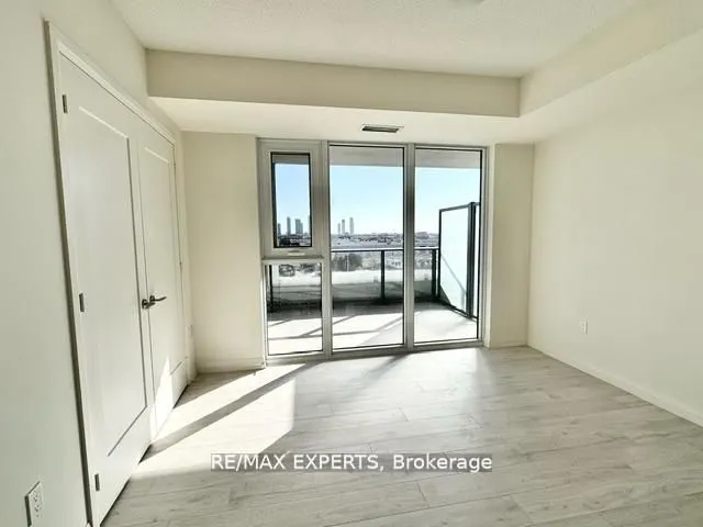 8960 Jane Street, #424