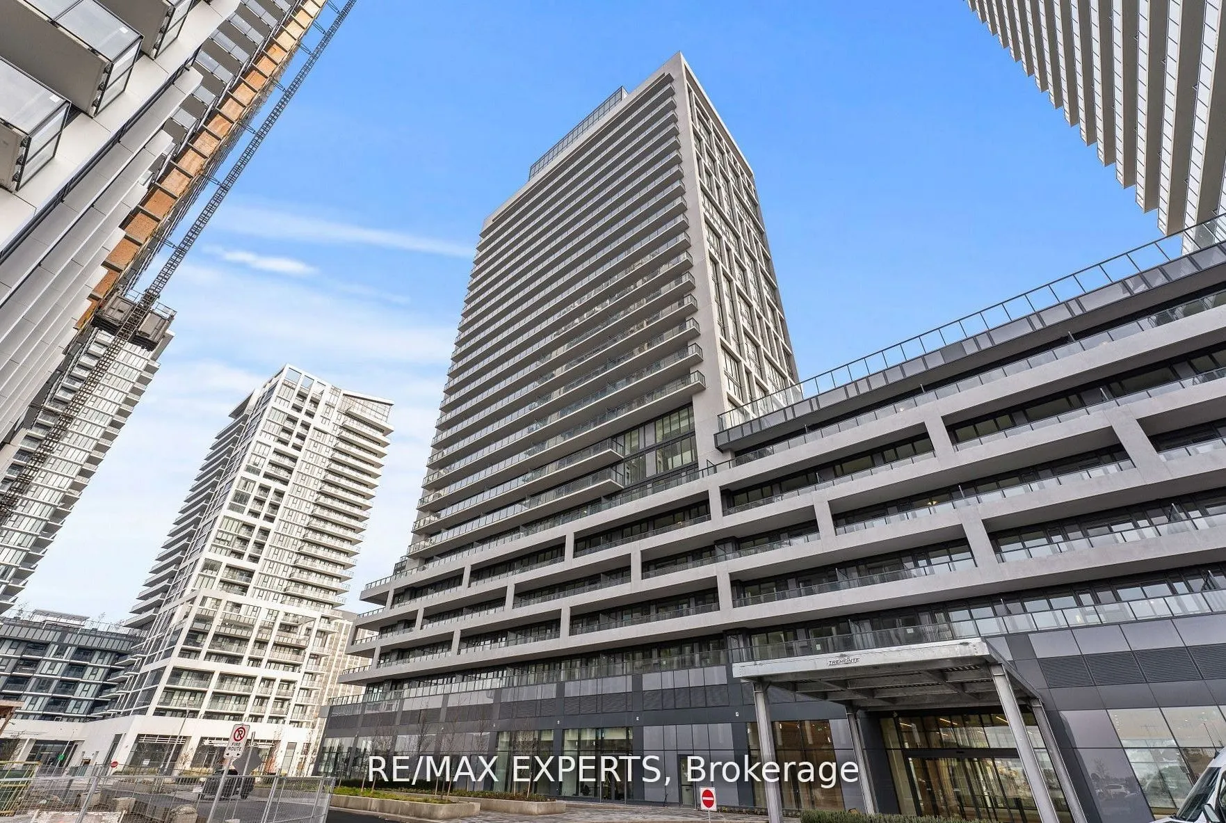 8960 Jane Street, #424