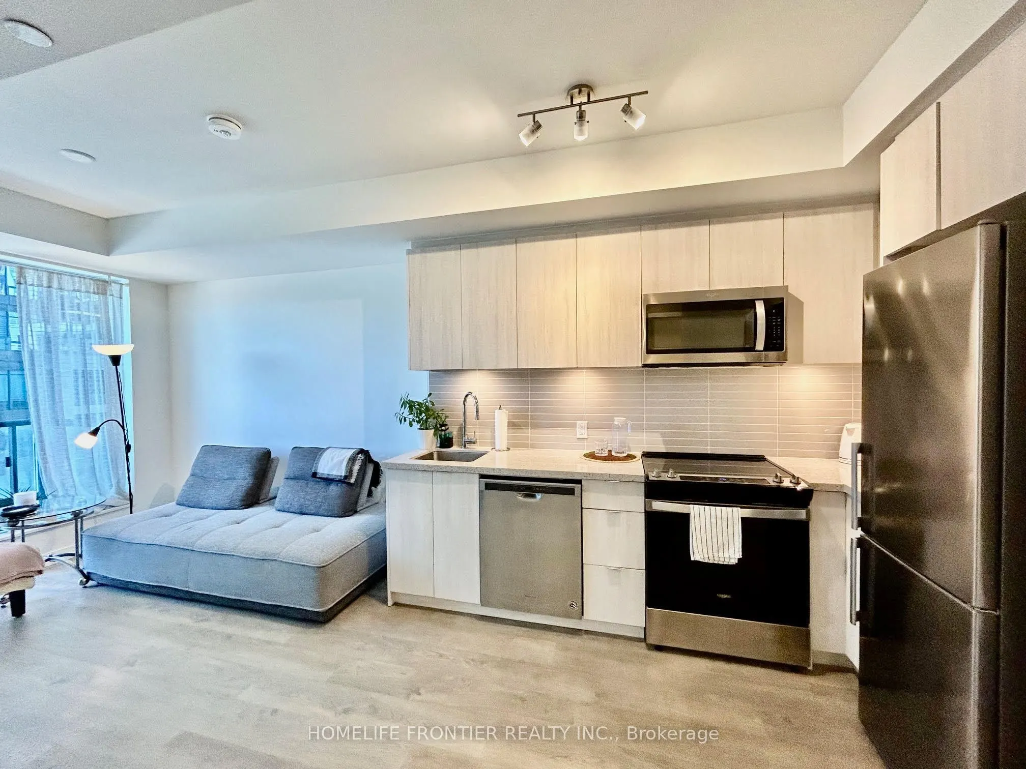 8868 Yonge Street, #623E