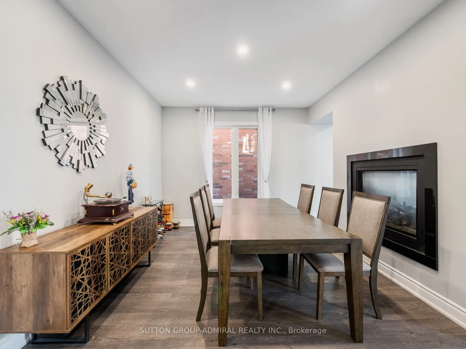 186 Romanelli Crescent