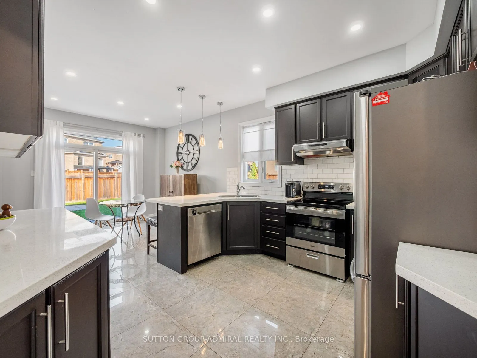 186 Romanelli Crescent