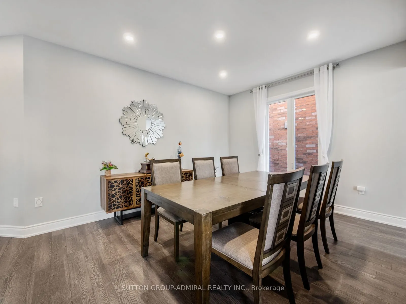 186 Romanelli Crescent