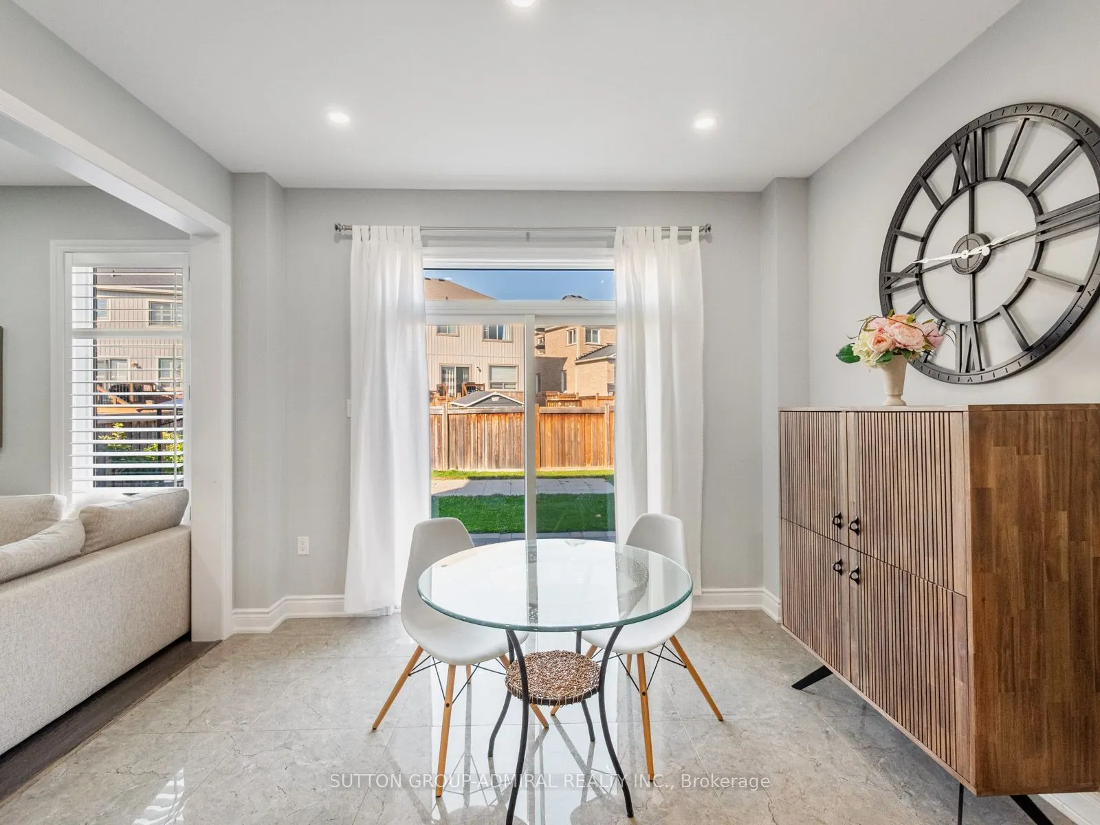 186 Romanelli Crescent