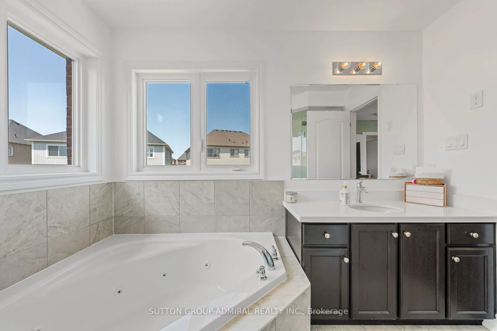 186 Romanelli Crescent