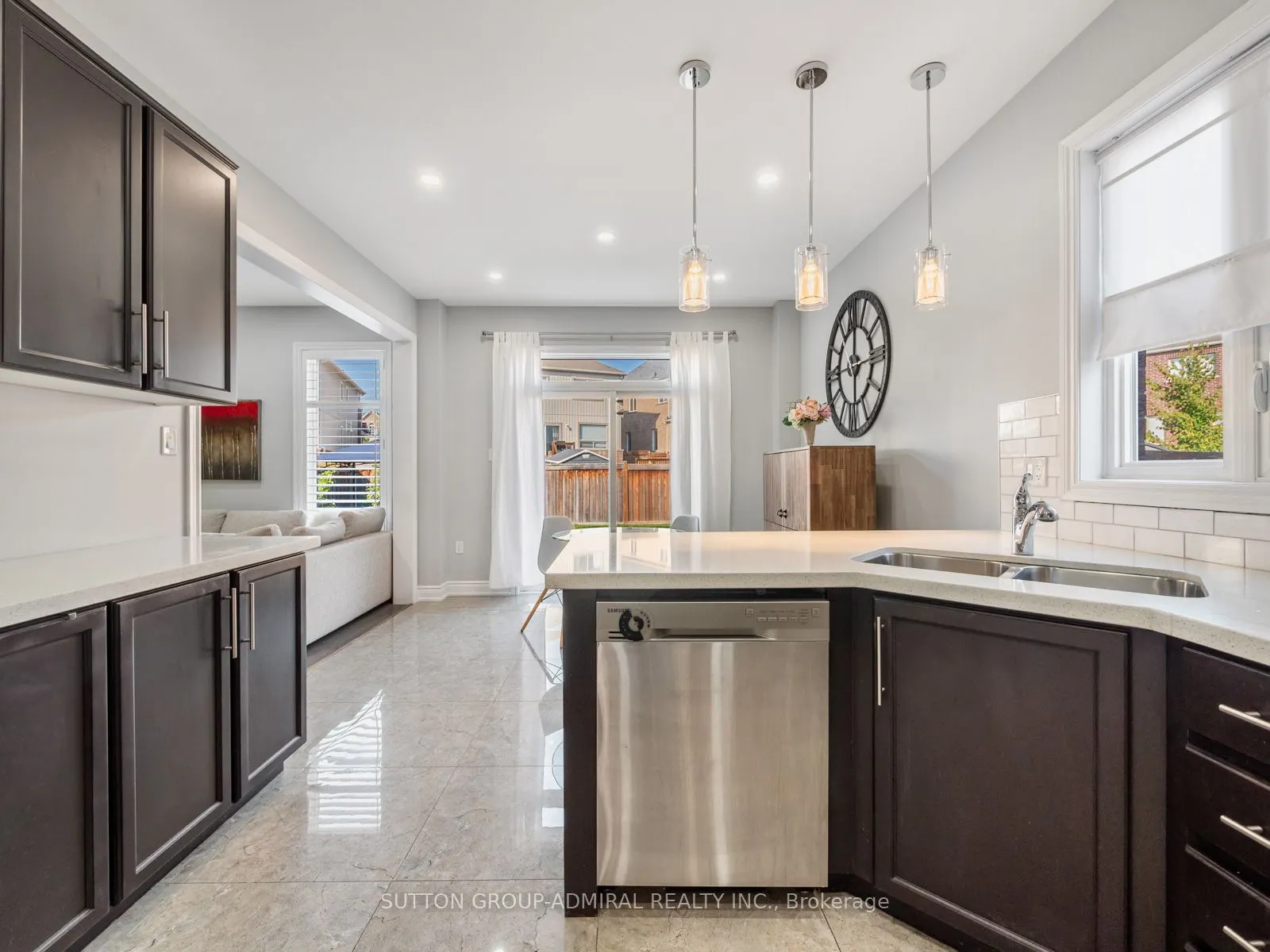 186 Romanelli Crescent