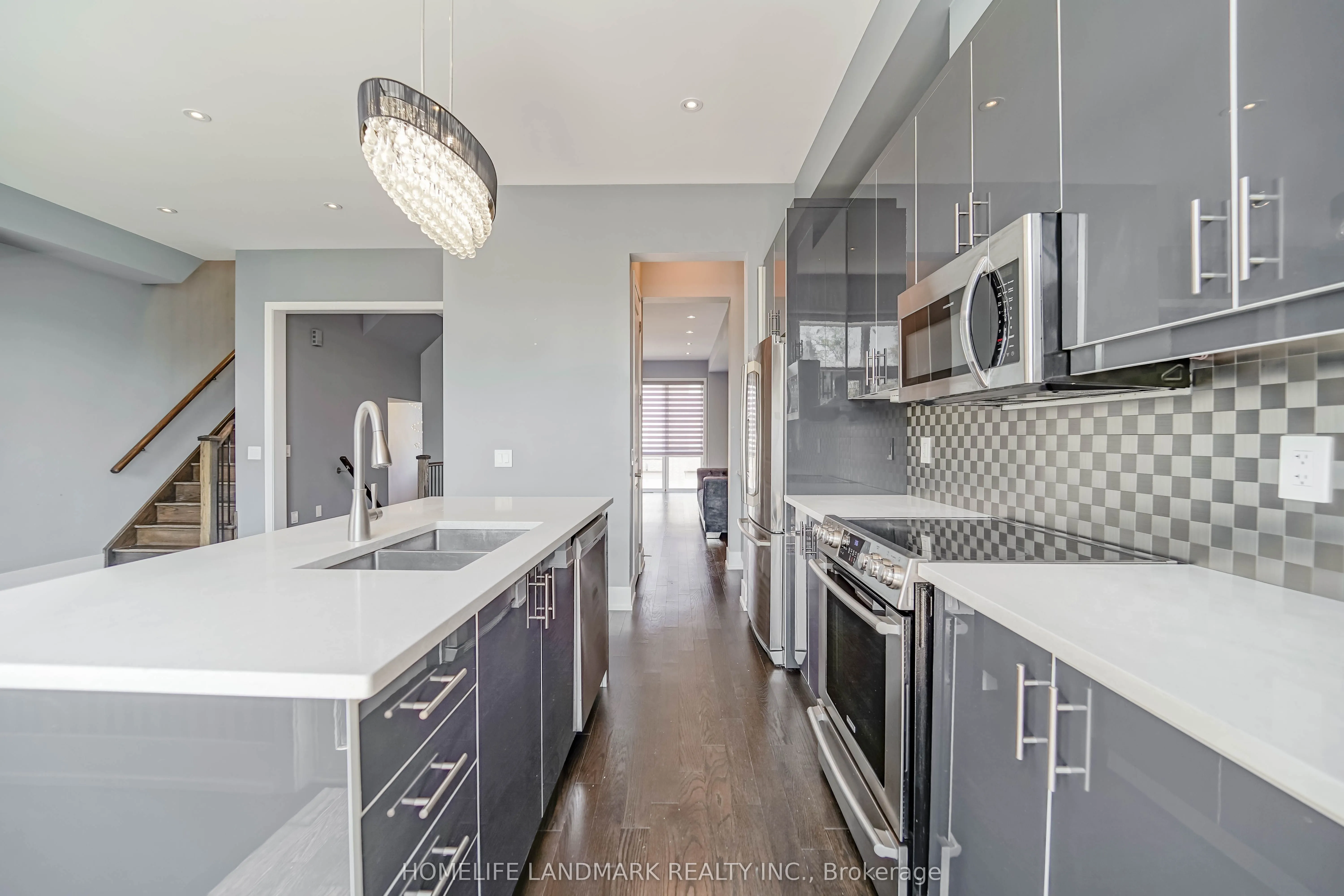 8 Crestridge Drive