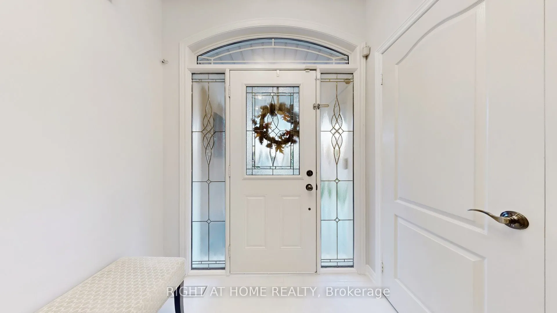 110 Thatcher Crescent
