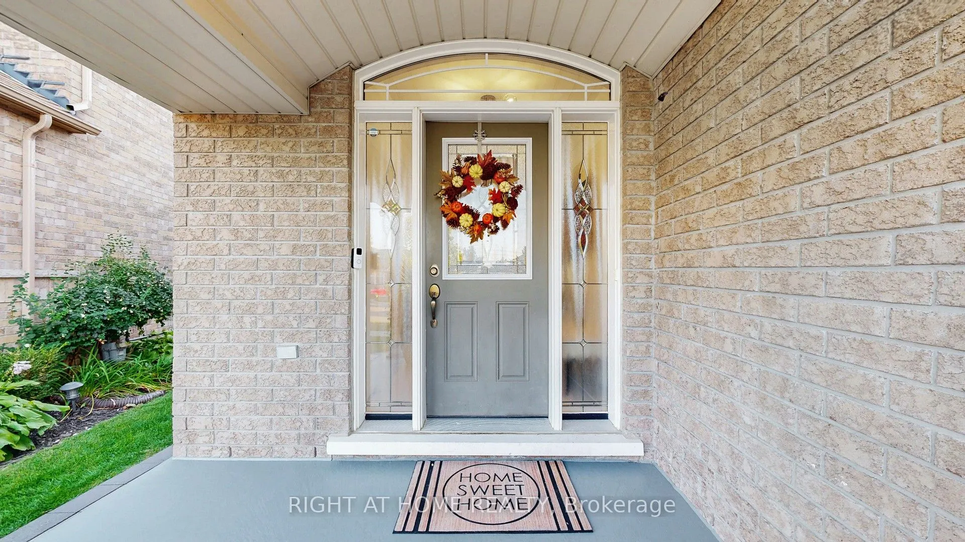 110 Thatcher Crescent