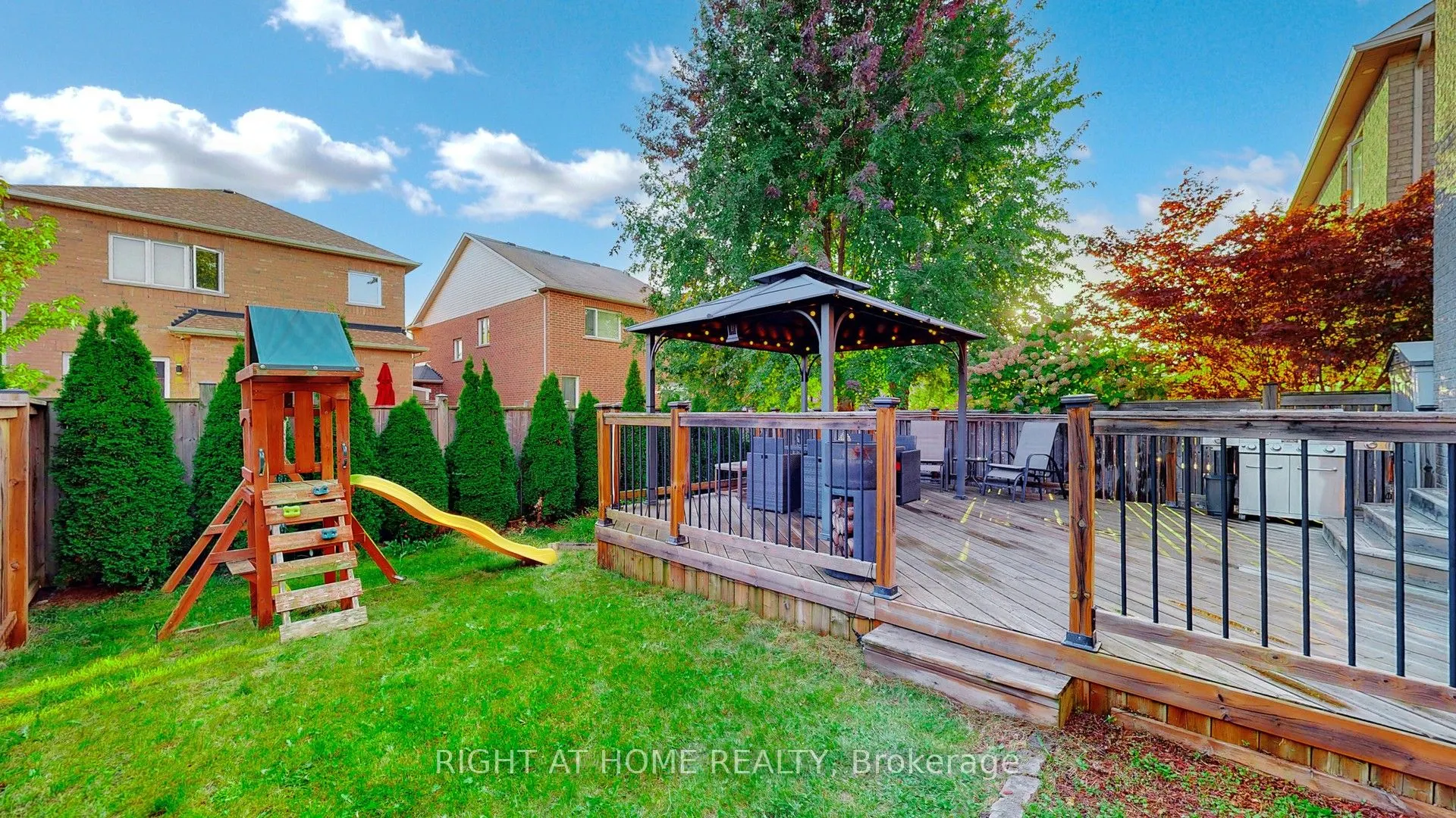 110 Thatcher Crescent