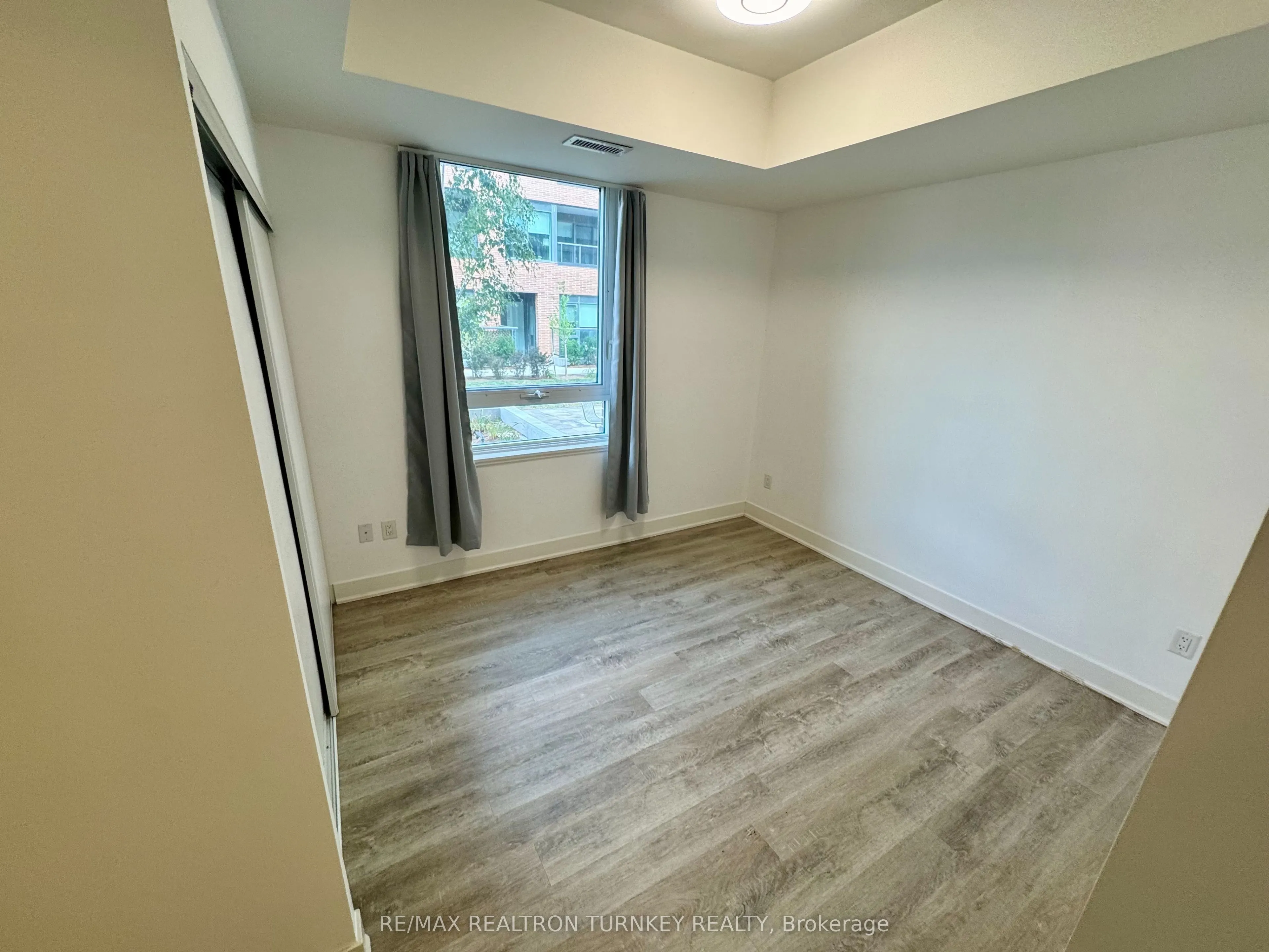 185 Deerfield Road, #018
