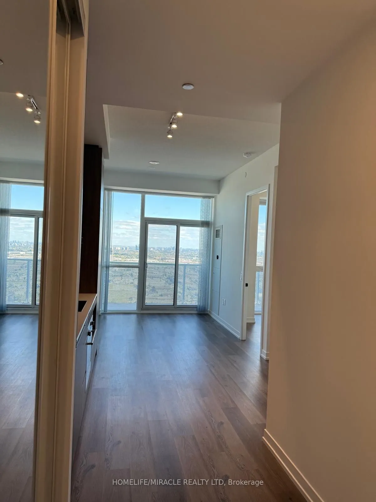 28 Interchange Way, #4307