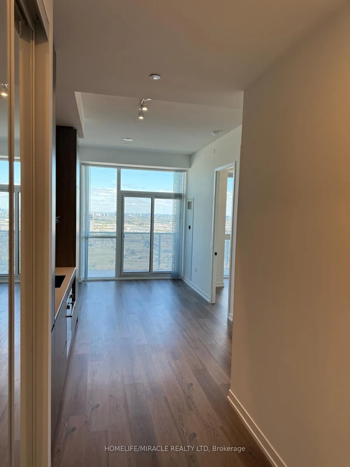 28 Interchange Way, #4307