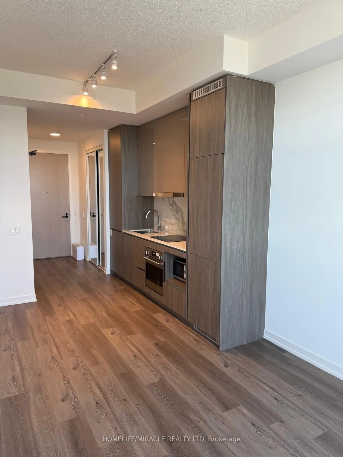 28 Interchange Way, #4307
