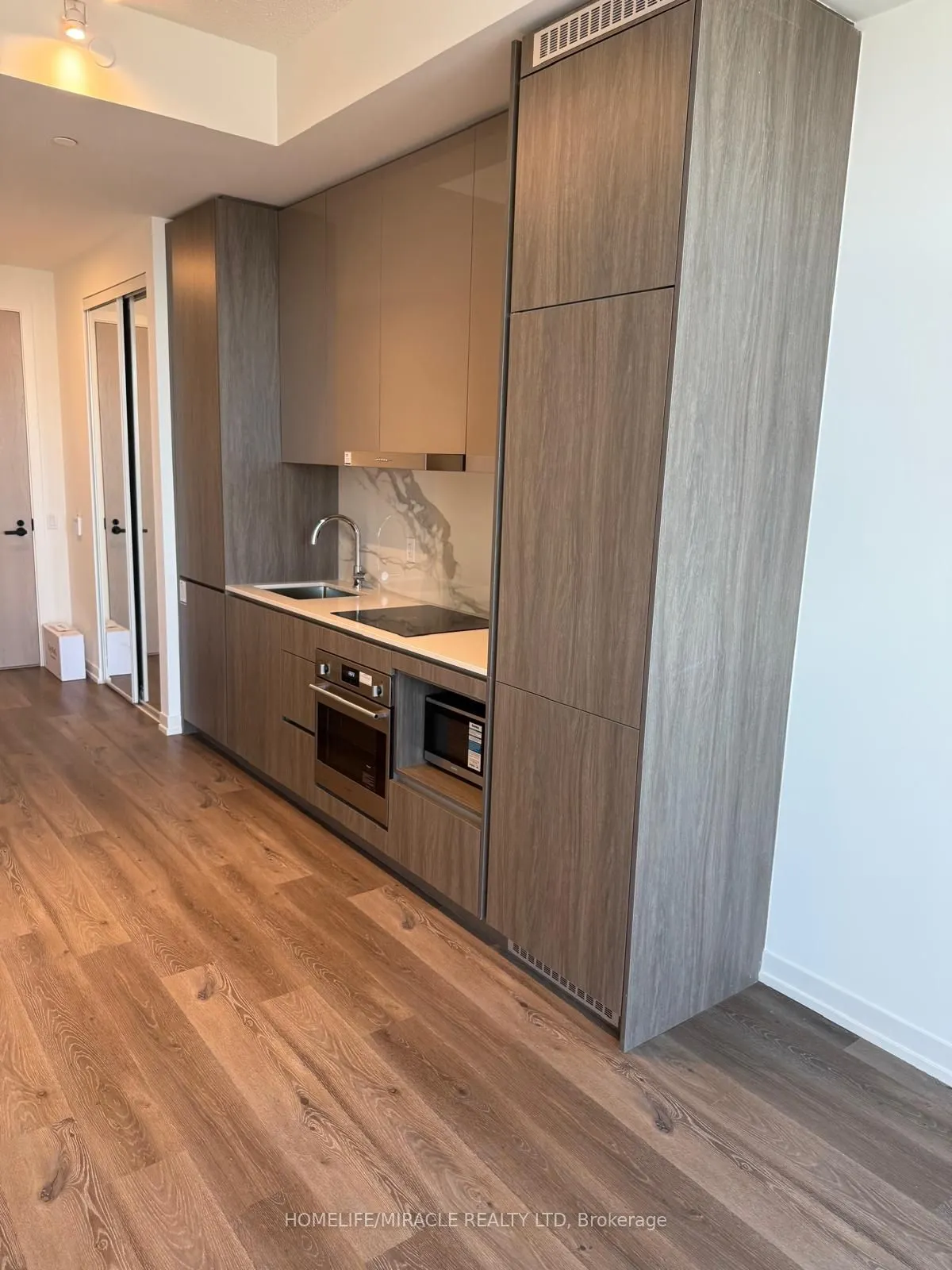 28 Interchange Way, #4307