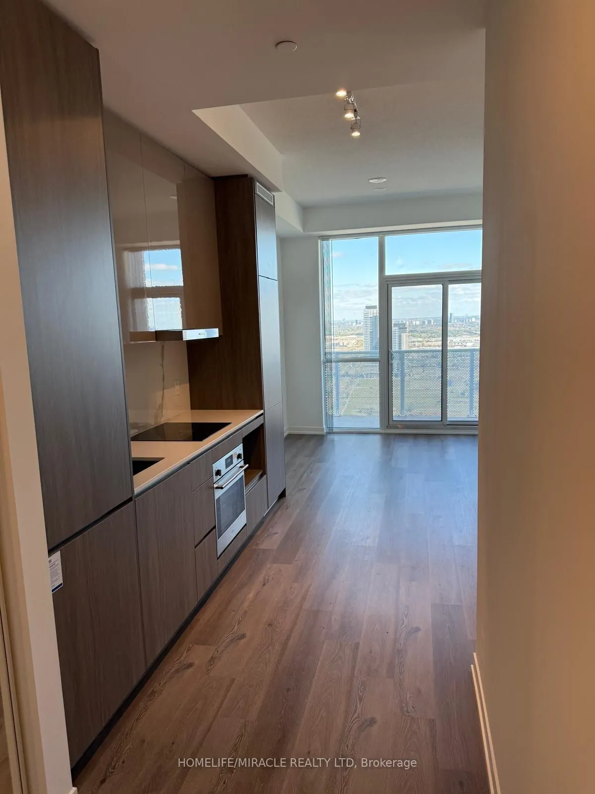 28 Interchange Way, #4307