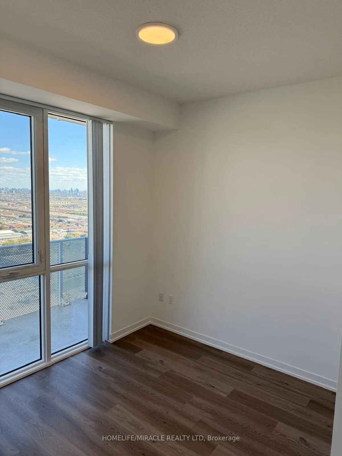 28 Interchange Way, #4307