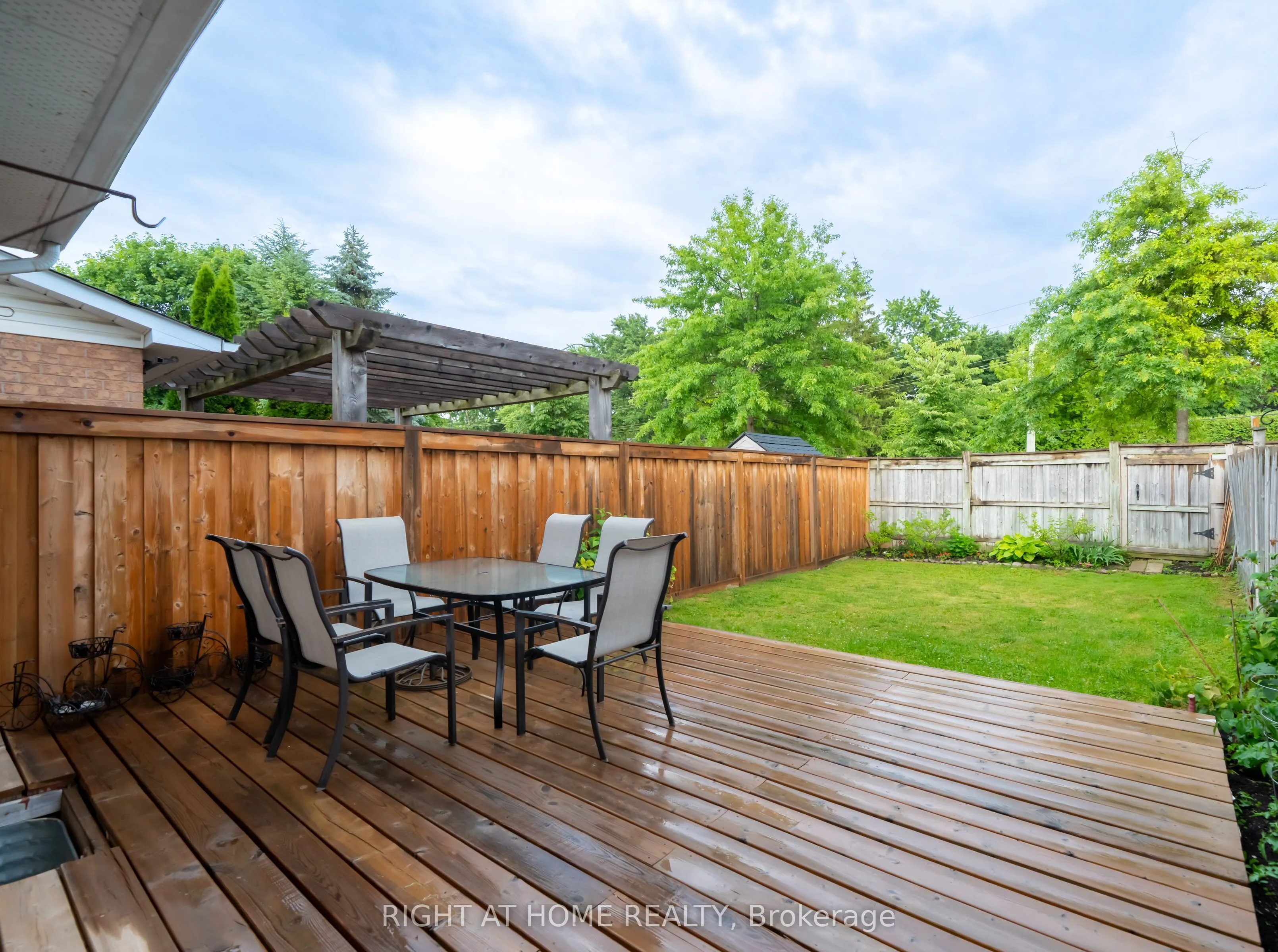 9 Royal Cedar Court