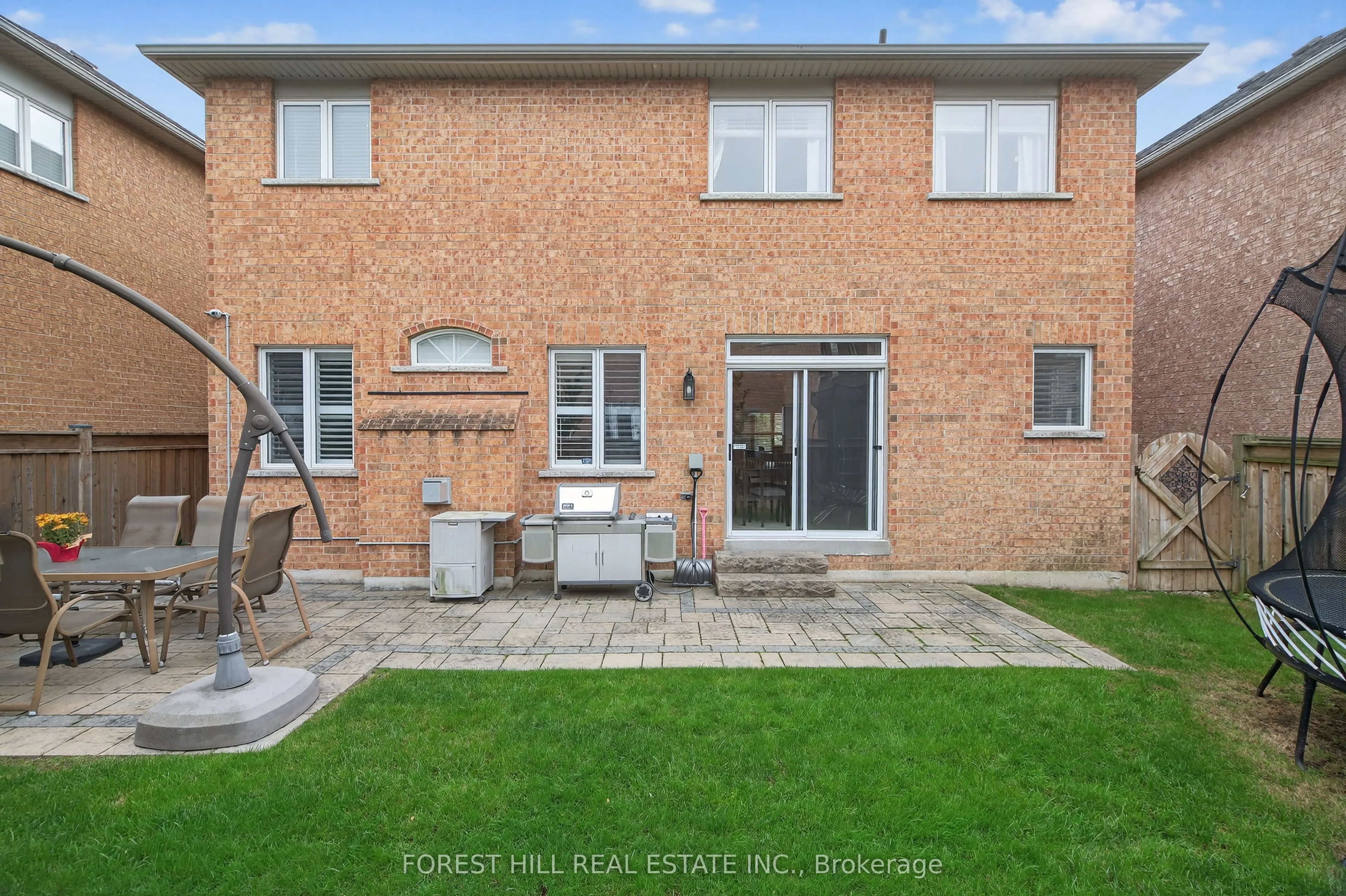 10 Mendel Crescent