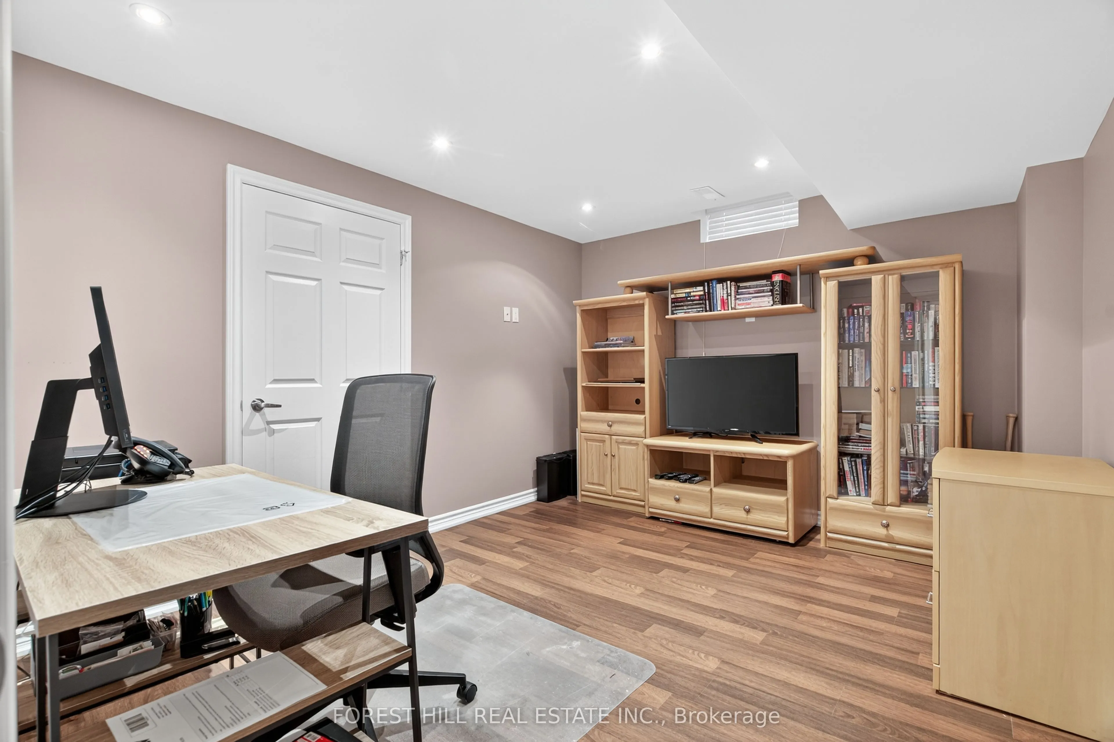 10 Mendel Crescent