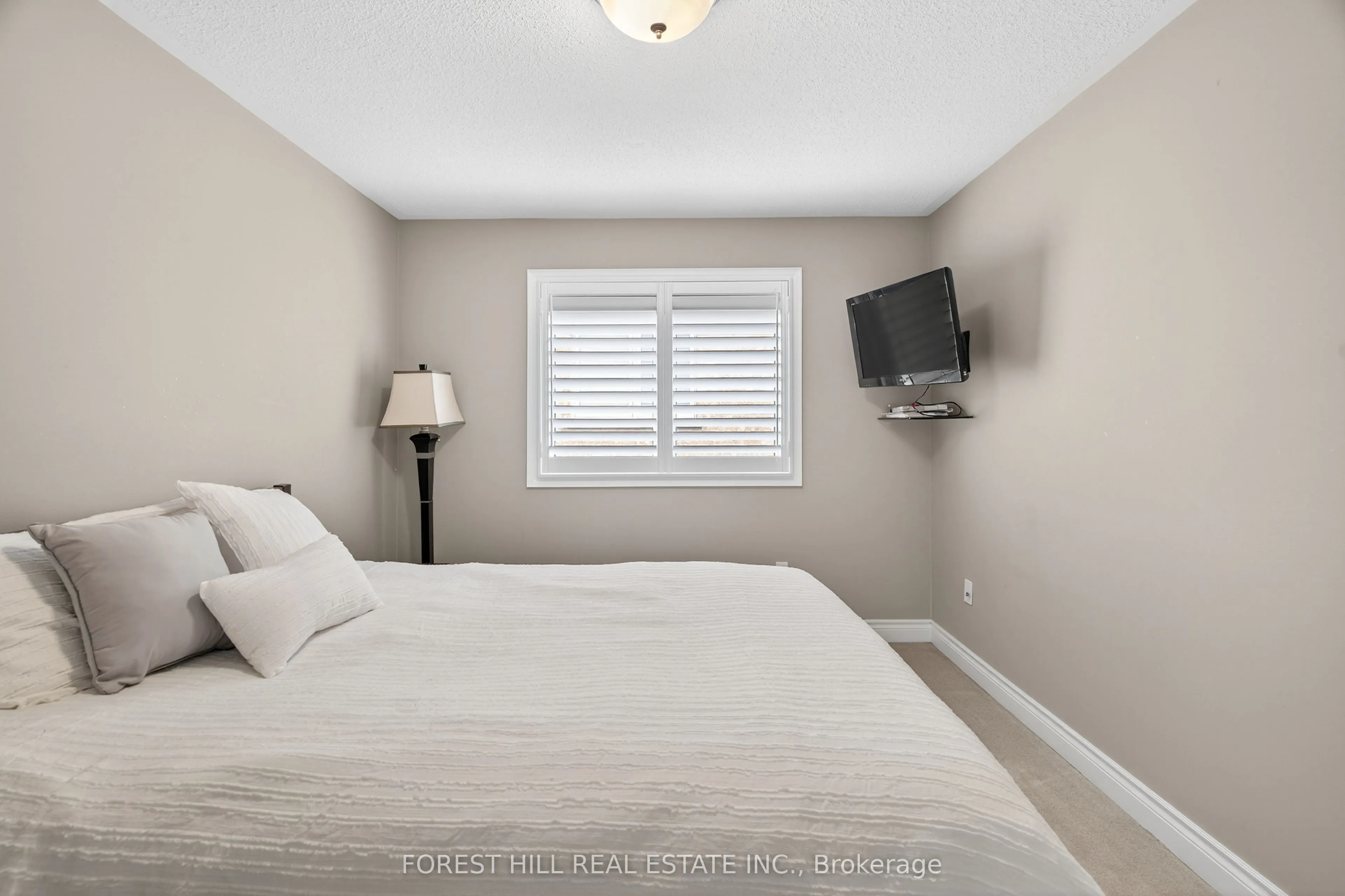 10 Mendel Crescent