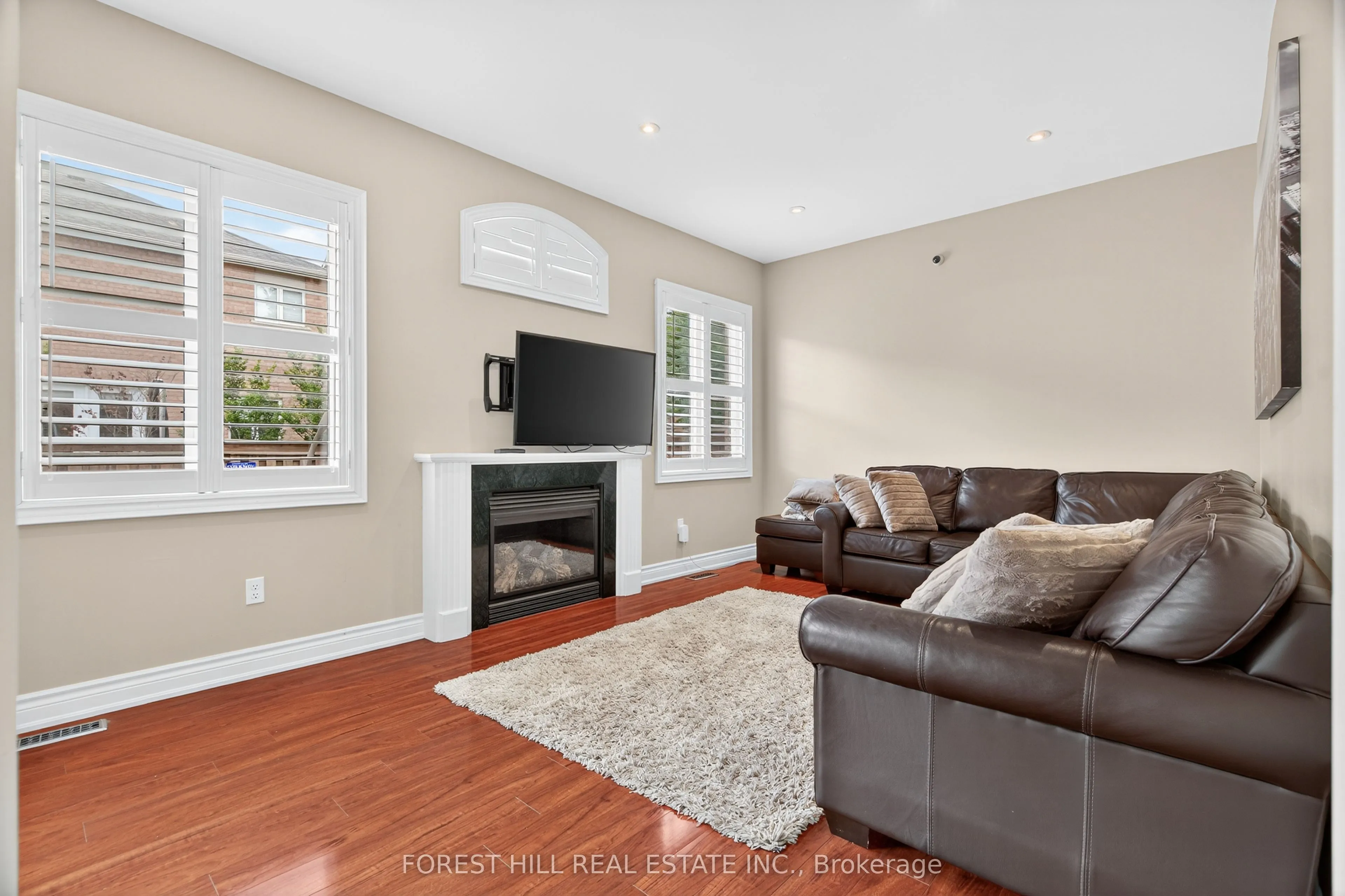 10 Mendel Crescent