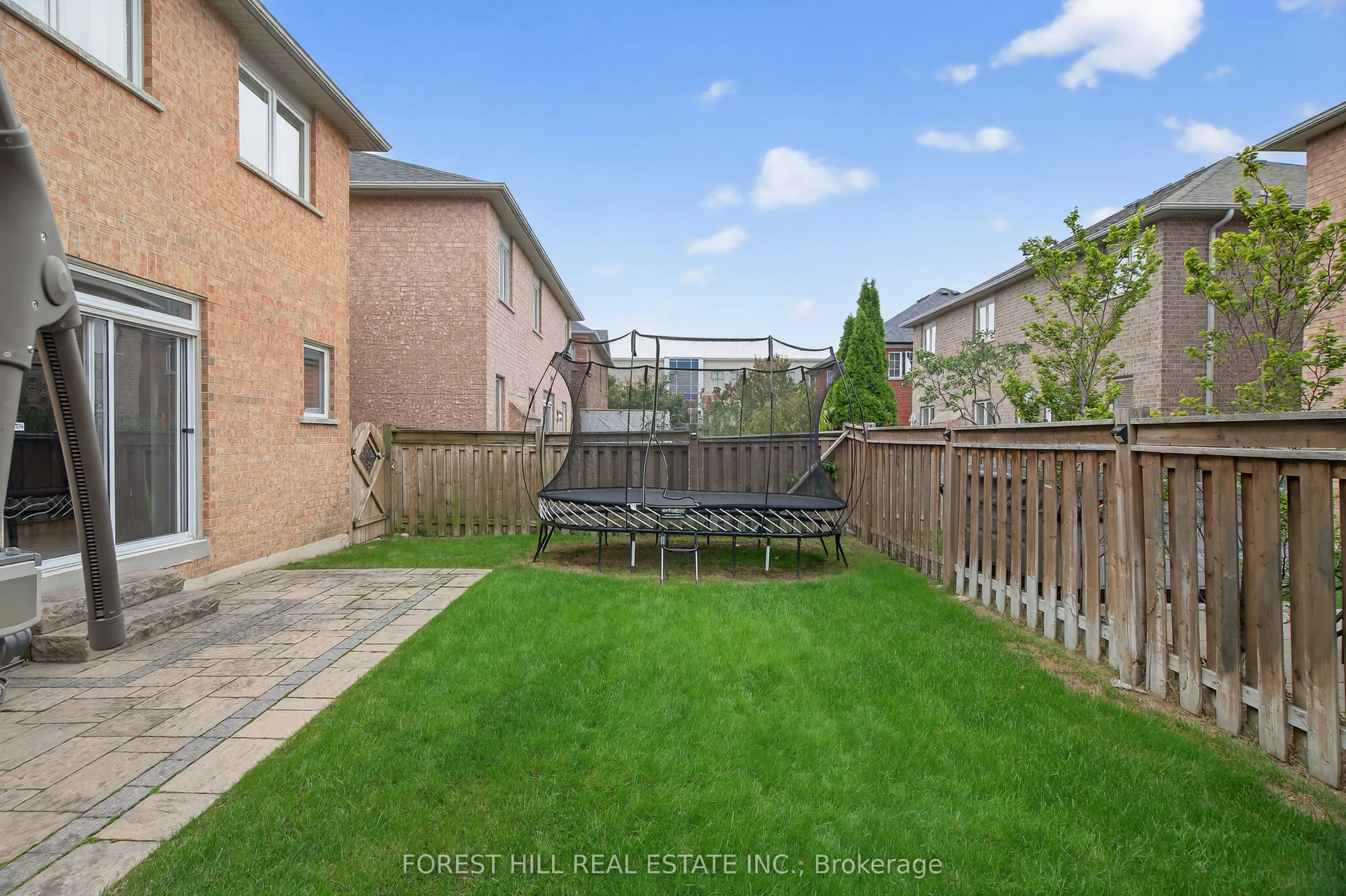 10 Mendel Crescent