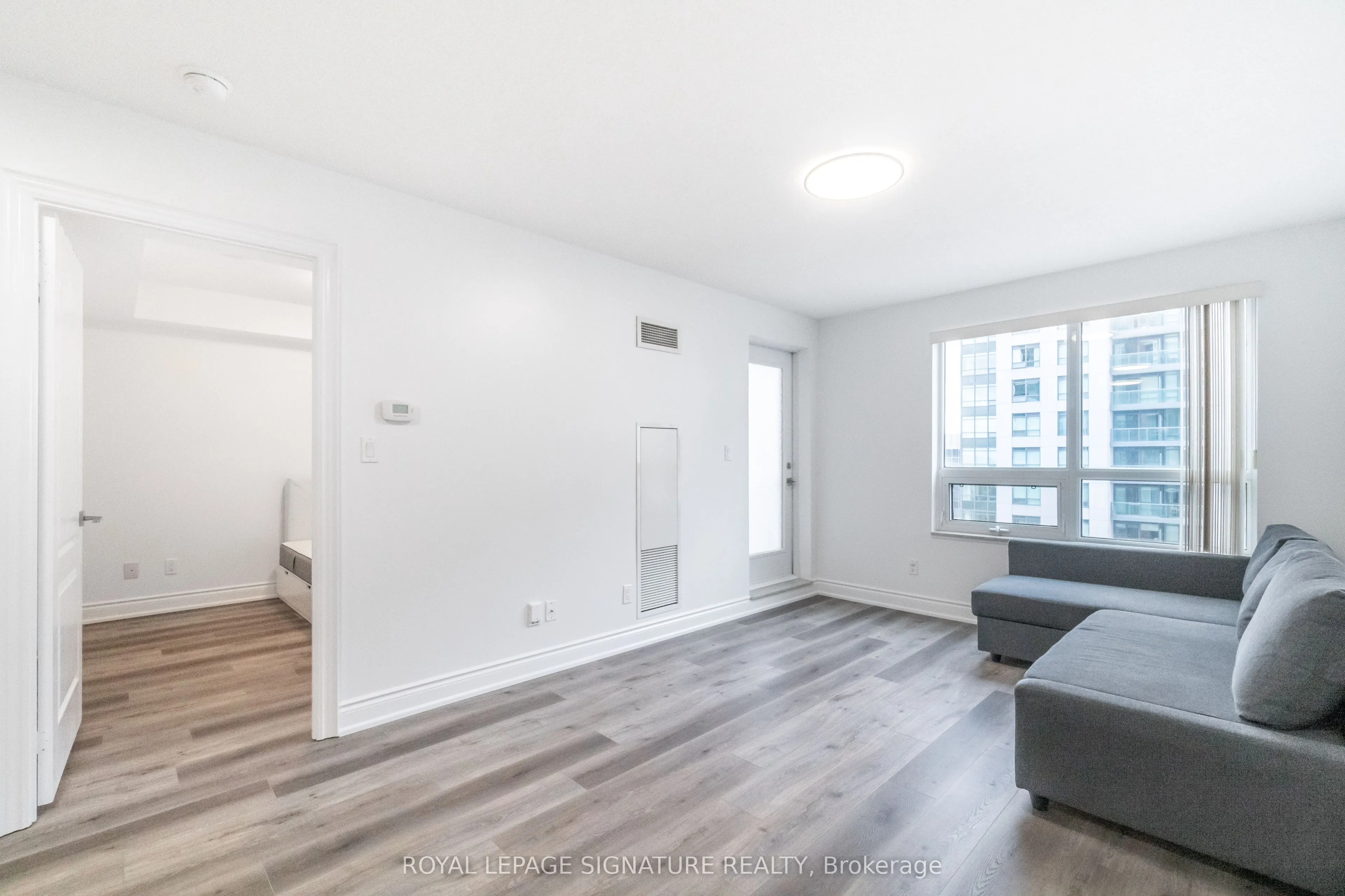 60 South Town Centre Boulevard, #809