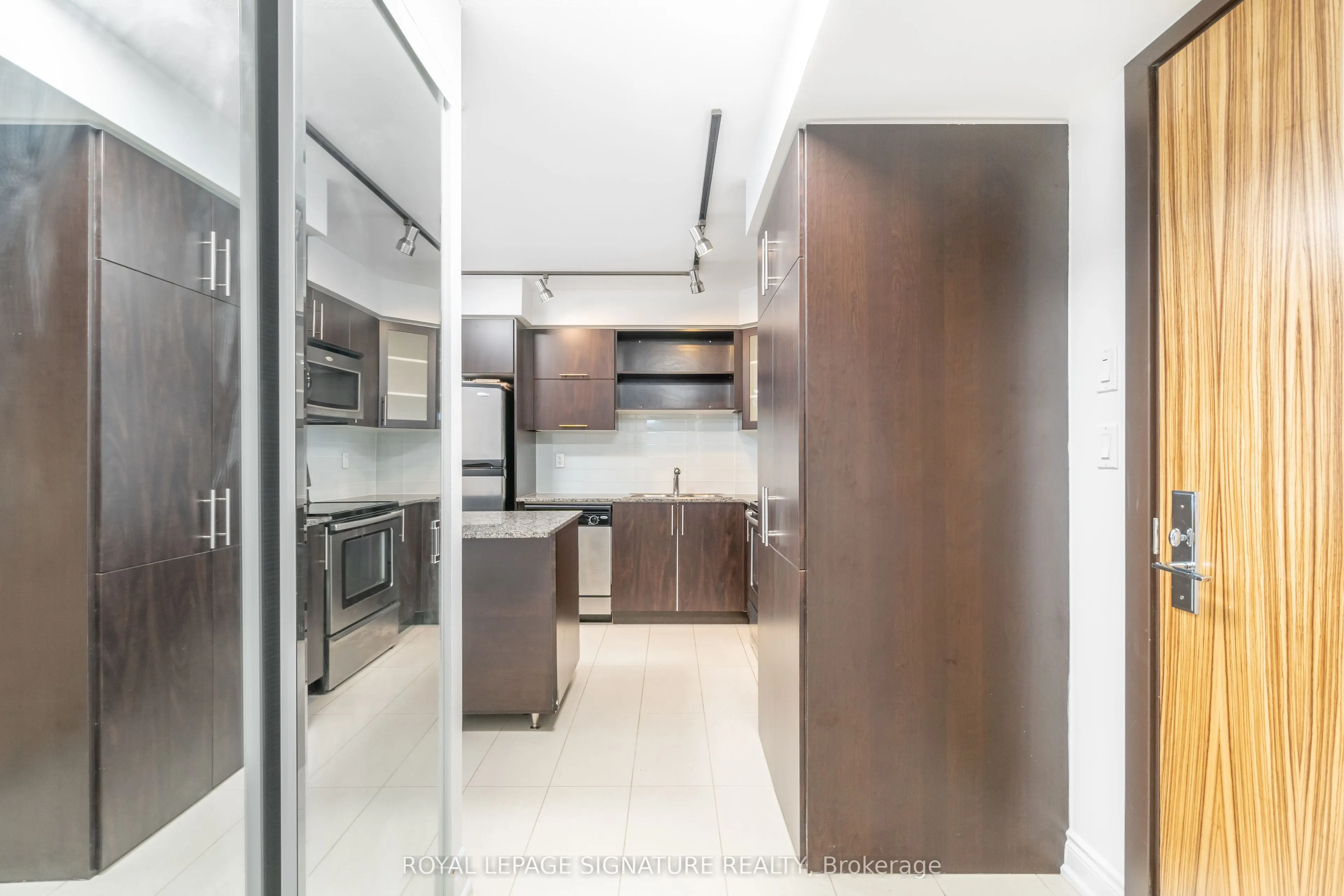 60 South Town Centre Boulevard, #809
