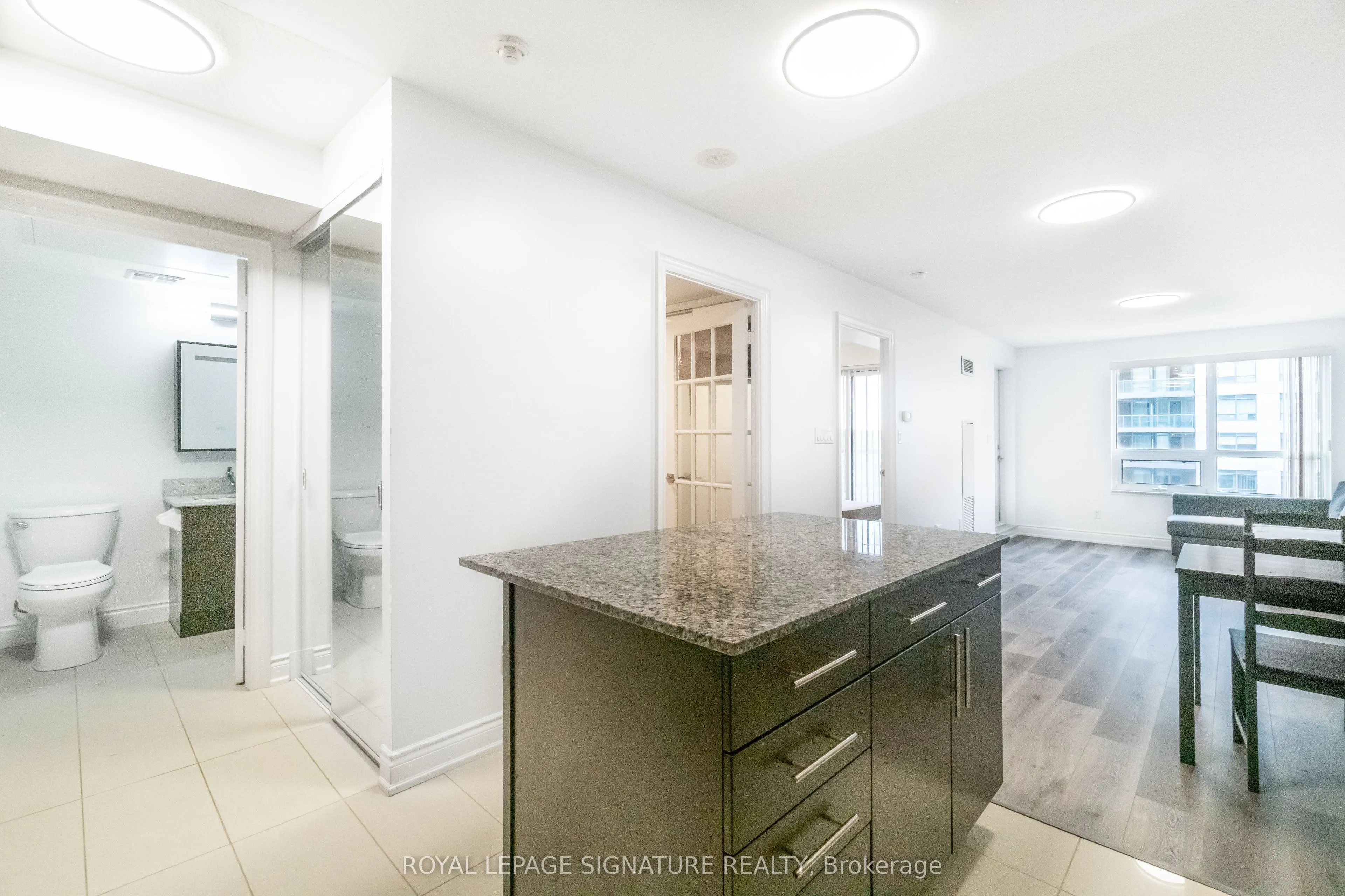 60 South Town Centre Boulevard, #809