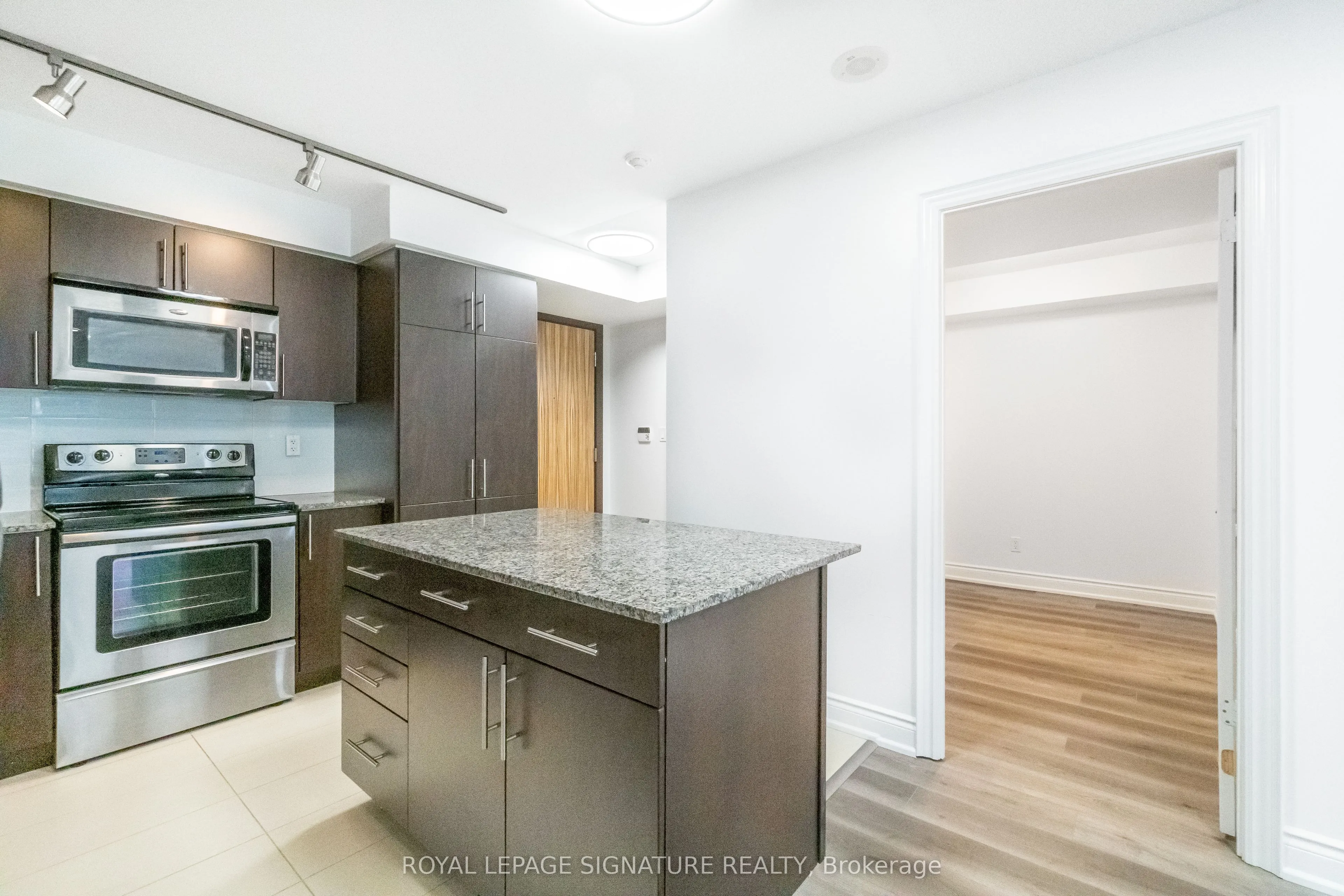 60 South Town Centre Boulevard, #809