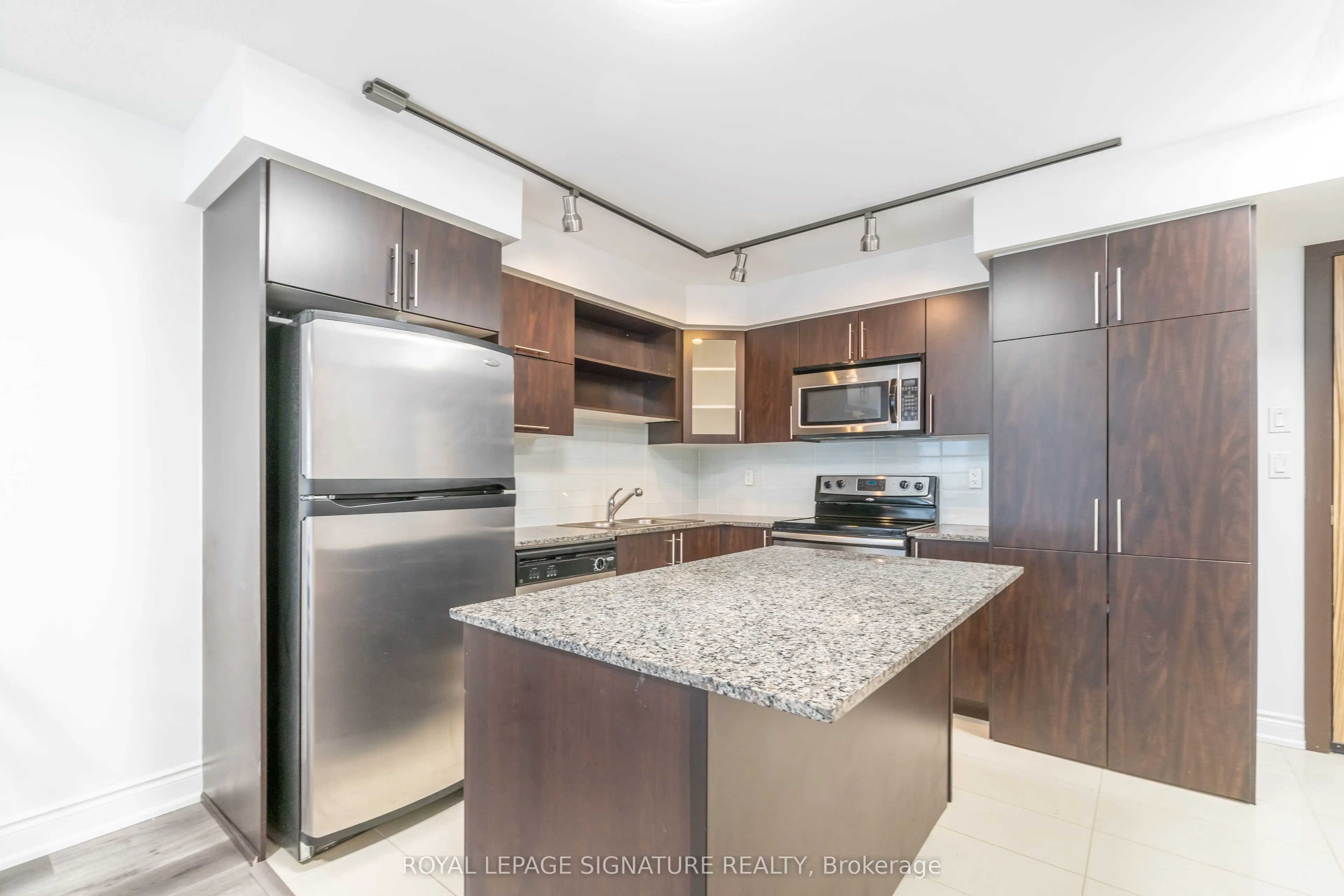 60 South Town Centre Boulevard, #809
