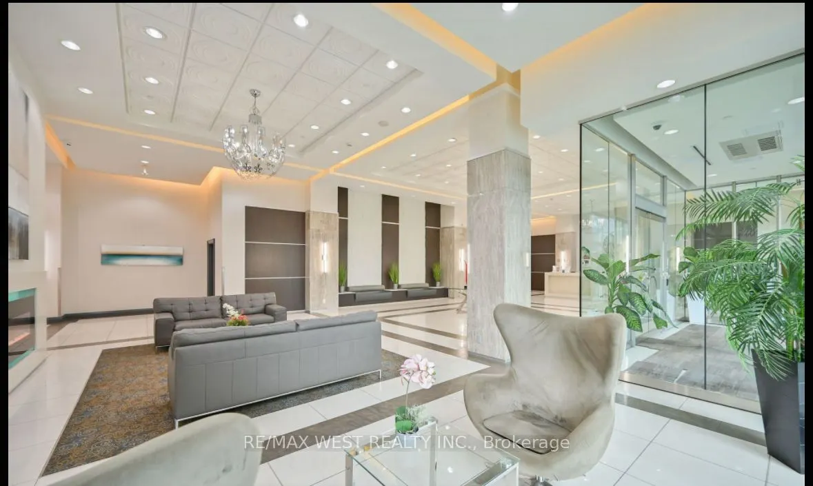 7161 Yonge Street, #327