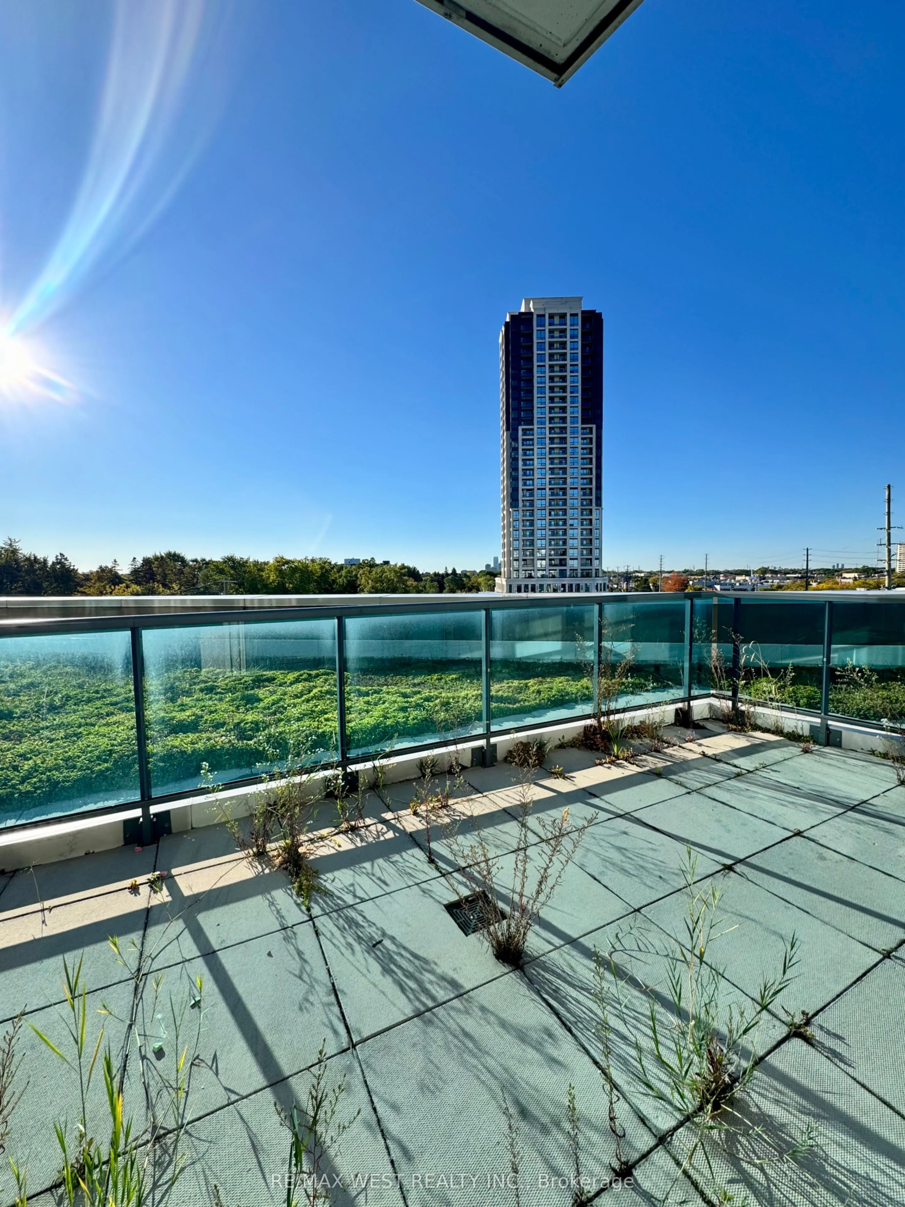 7161 Yonge Street, #327
